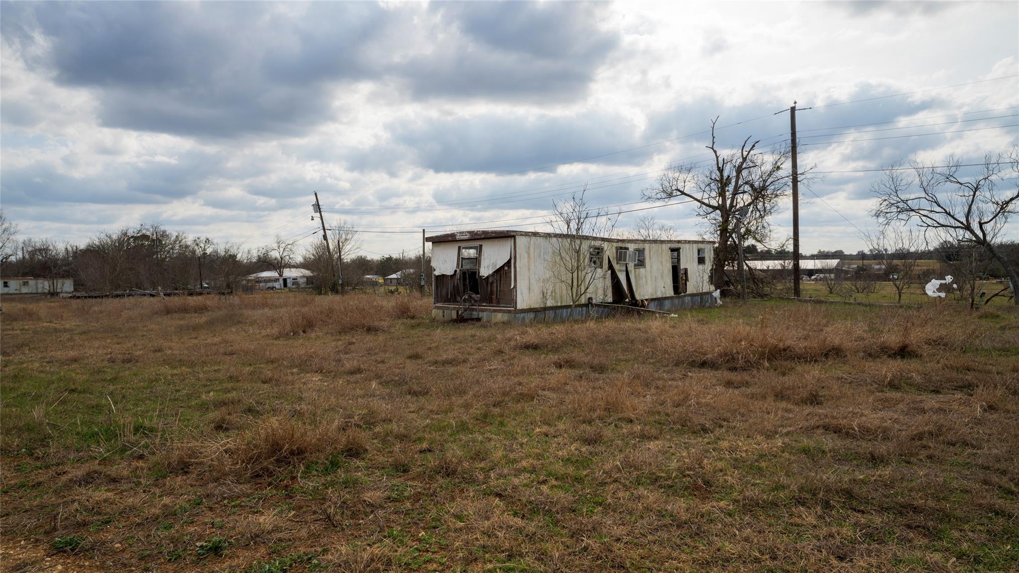 915 San Gabriel St, Rockdale, TX 76567