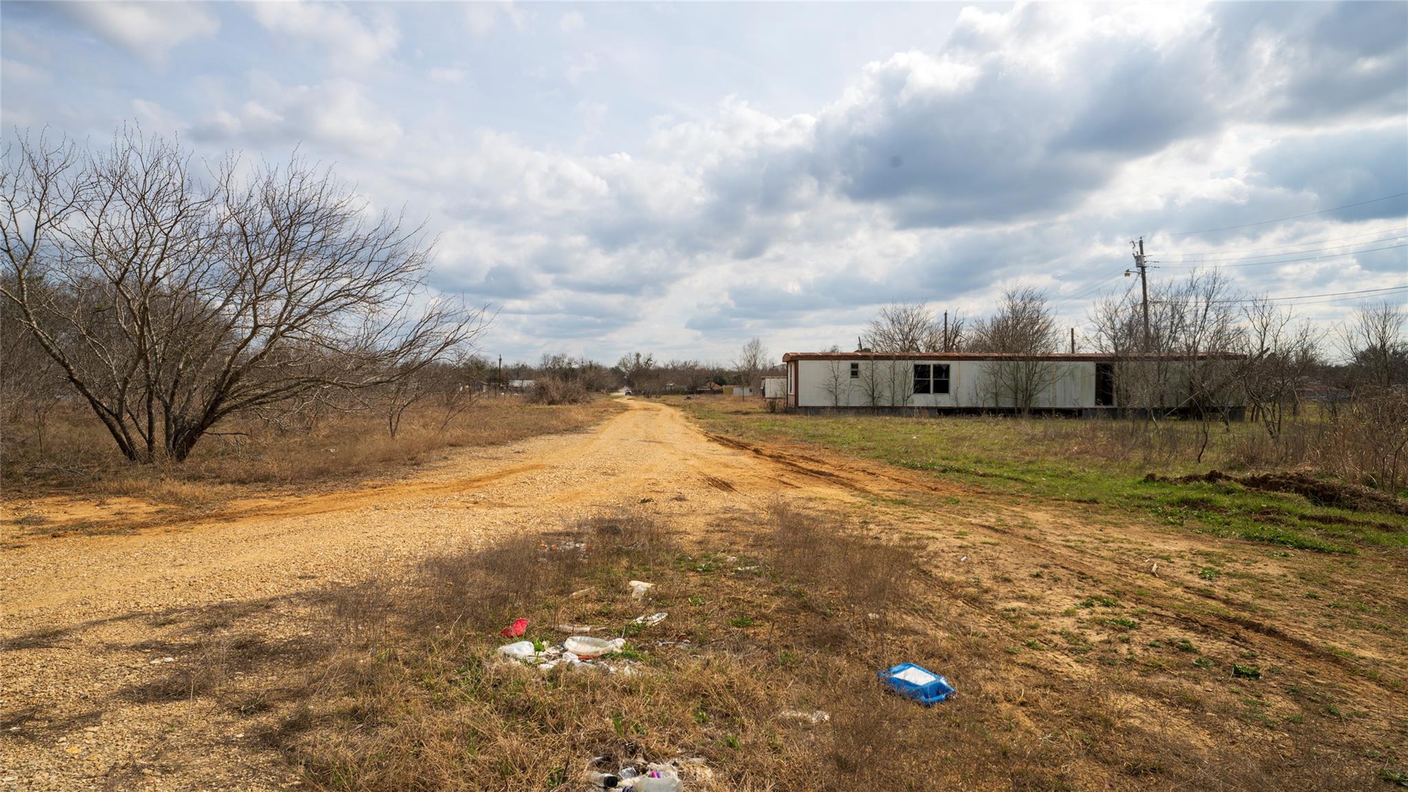 915 San Gabriel St, Rockdale, TX 76567