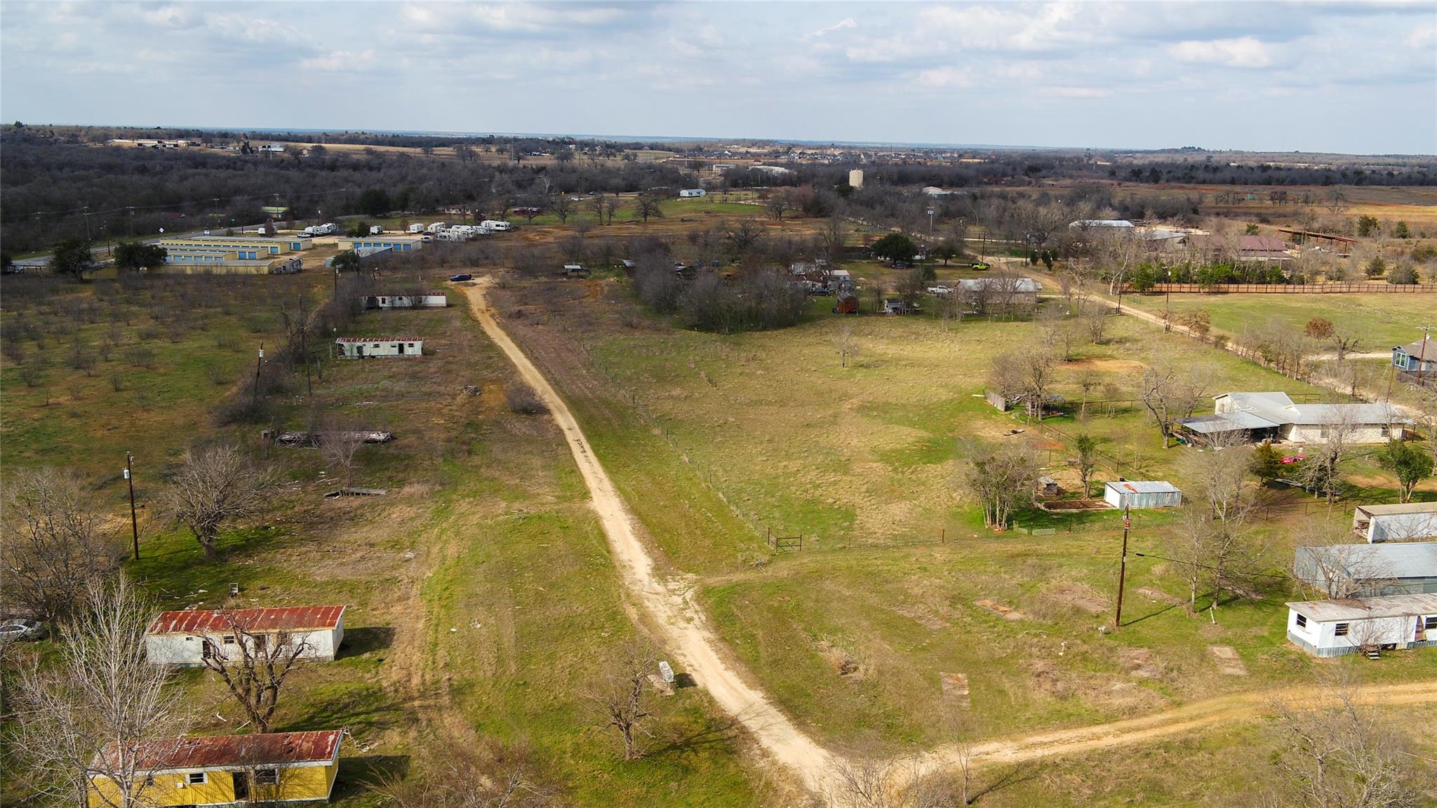 915 San Gabriel St, Rockdale, TX 76567