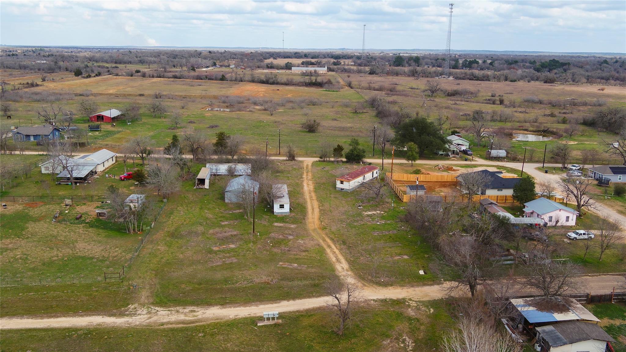 915 San Gabriel St, Rockdale, TX 76567