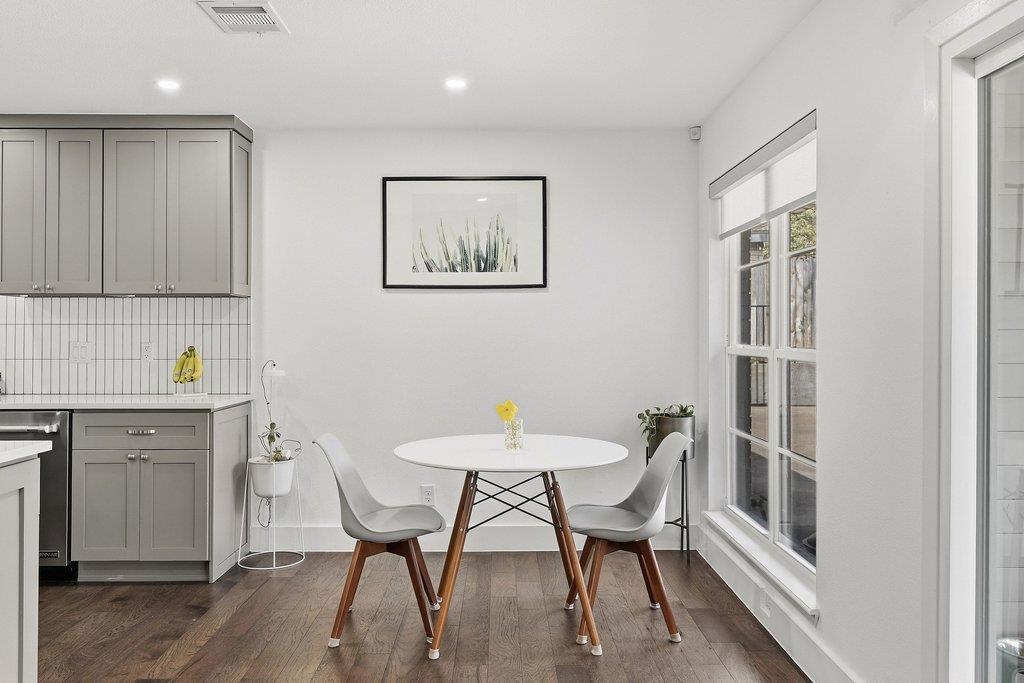 9421 Spring Hollow Dr, Austin, TX 78750