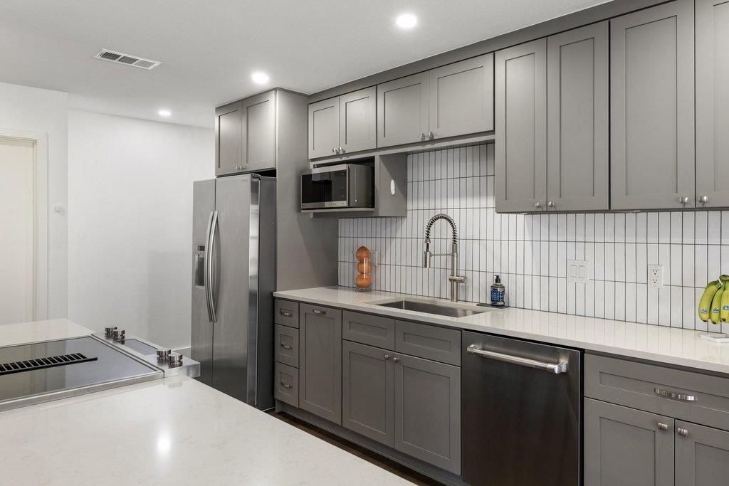 9421 Spring Hollow Dr, Austin, TX 78750