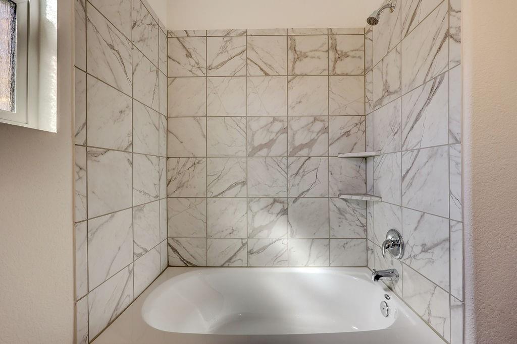 618 Waterway, Hutto, TX 78634