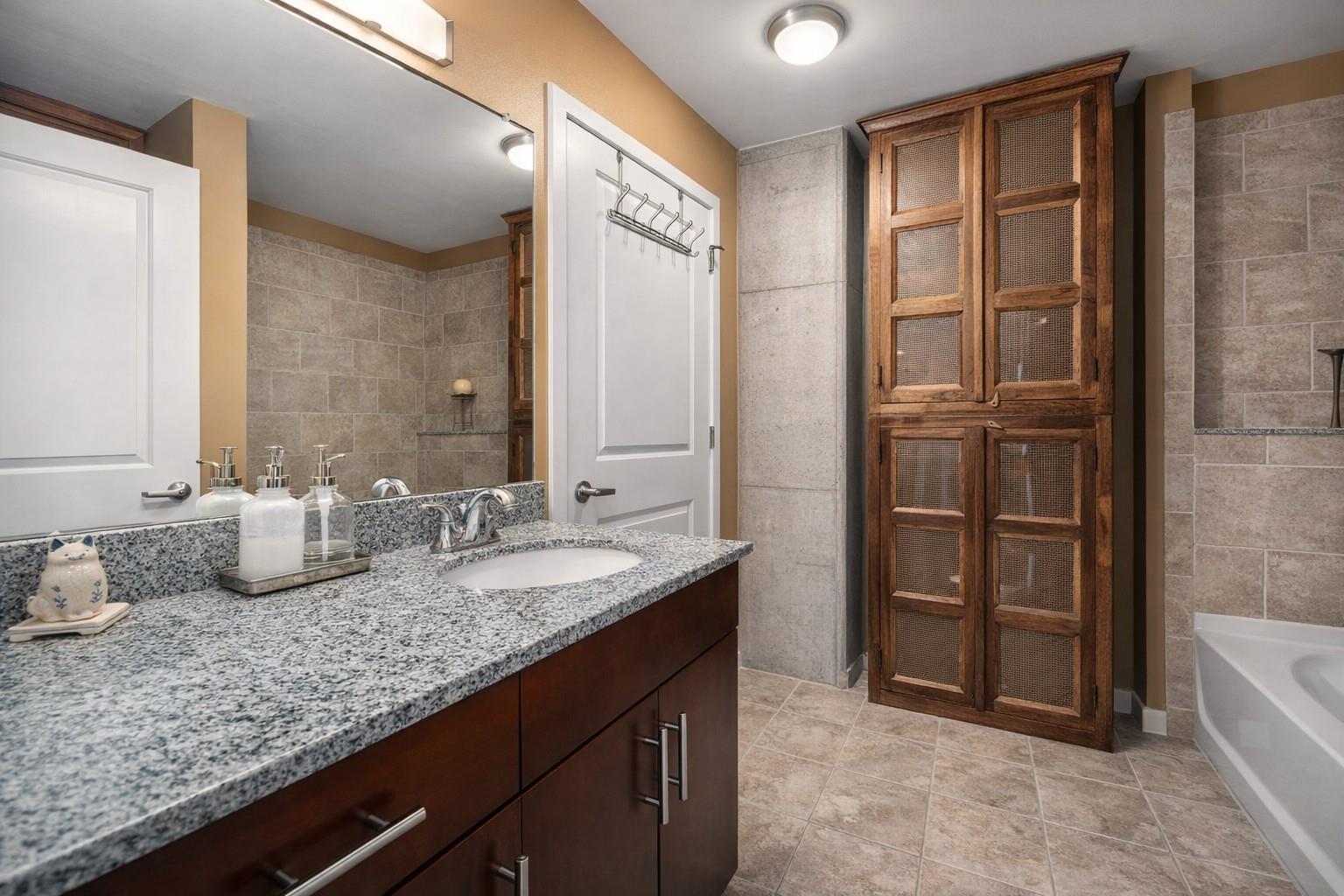 360 Nueces St # 2509, Austin, TX 78701