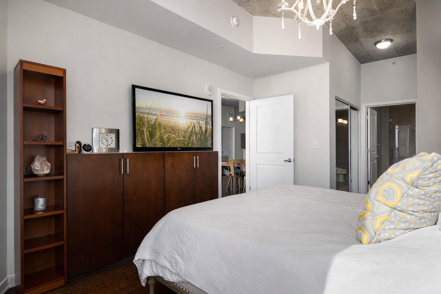 360 Nueces St # 2509, Austin, TX 78701