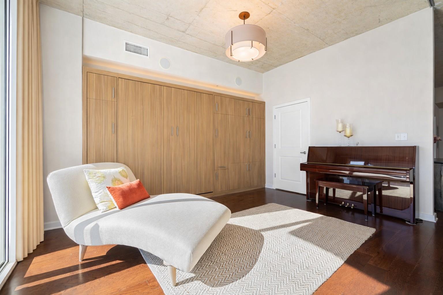 360 Nueces St # 2509, Austin, TX 78701