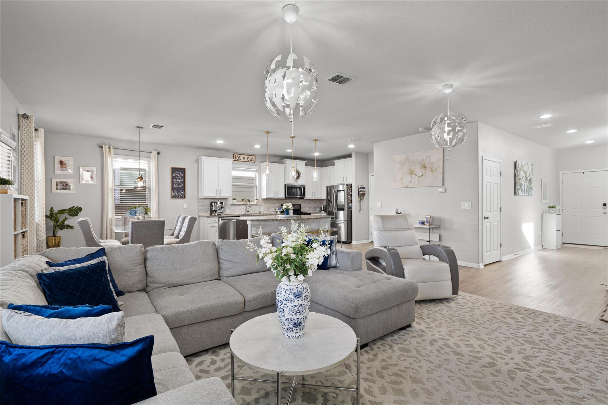 389 Eagle Brook Ln, Buda, TX 78610