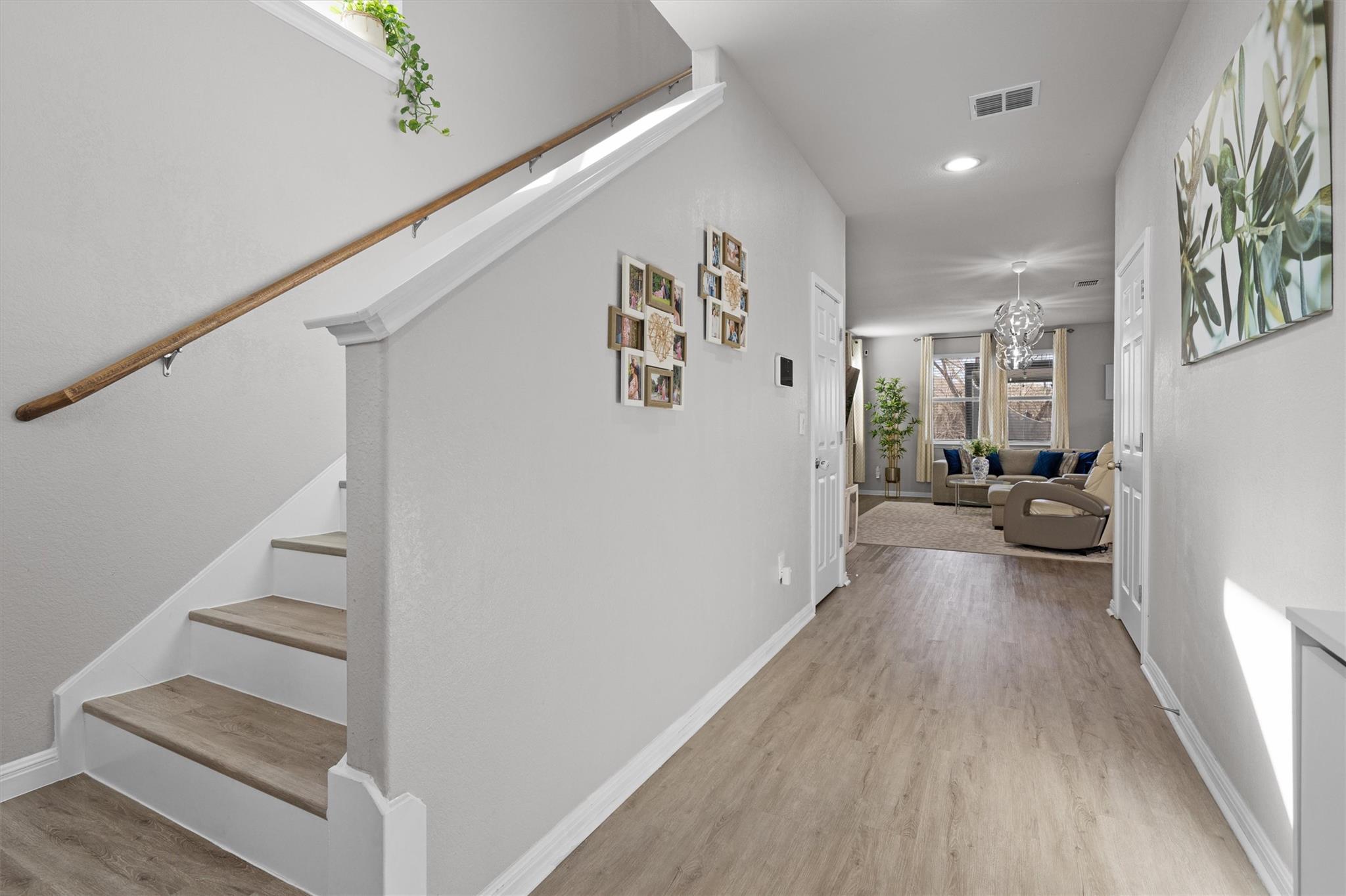 389 Eagle Brook Ln, Buda, TX 78610