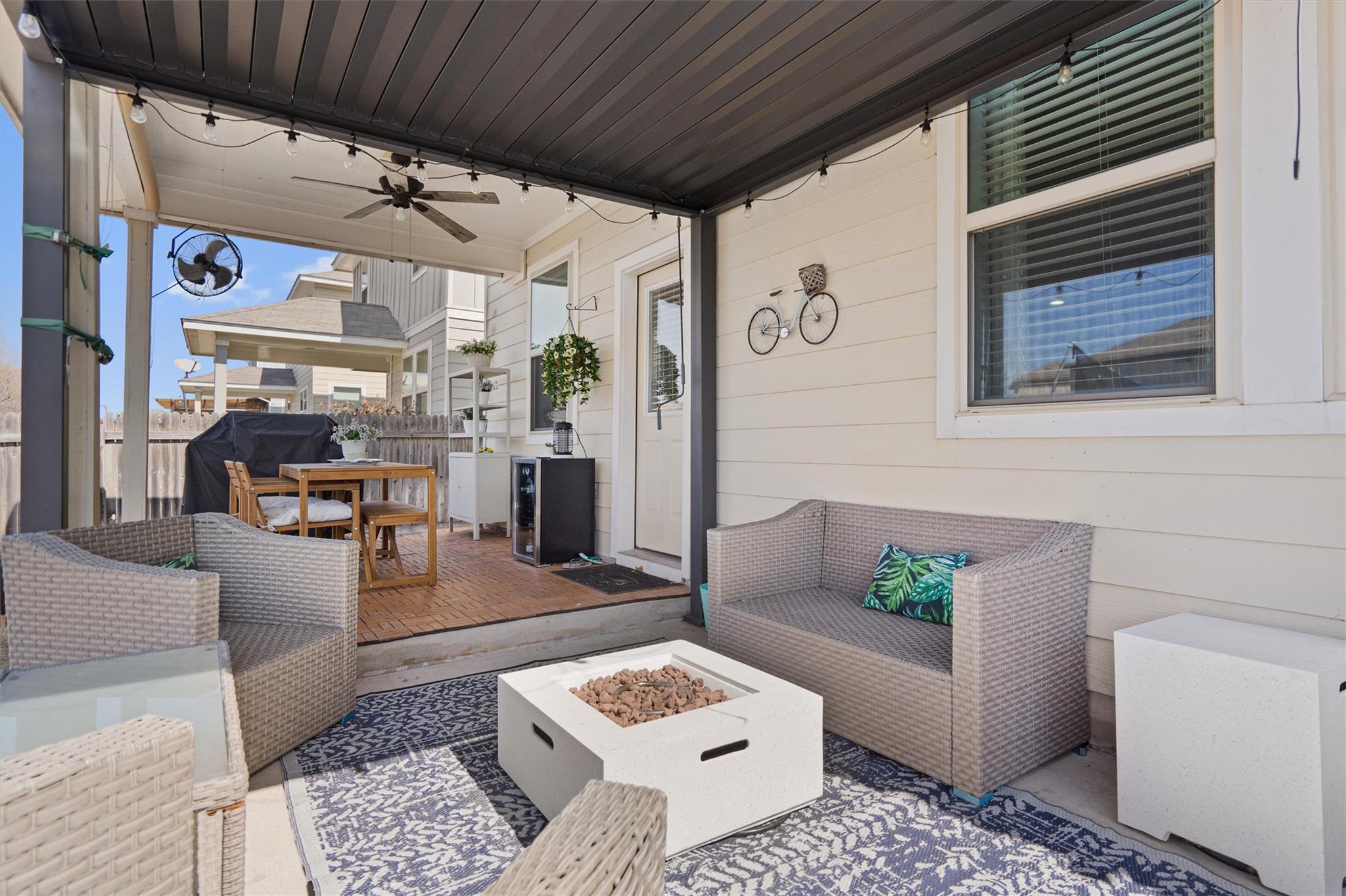 389 Eagle Brook Ln, Buda, TX 78610