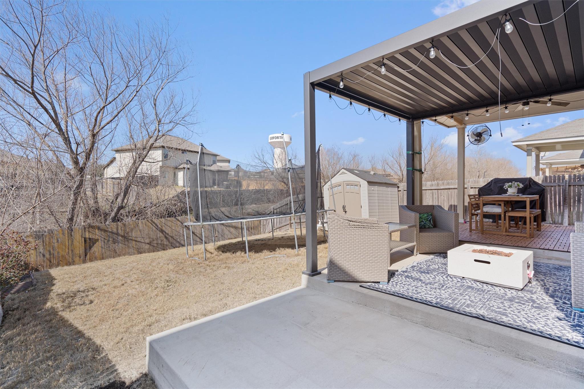 389 Eagle Brook Ln, Buda, TX 78610