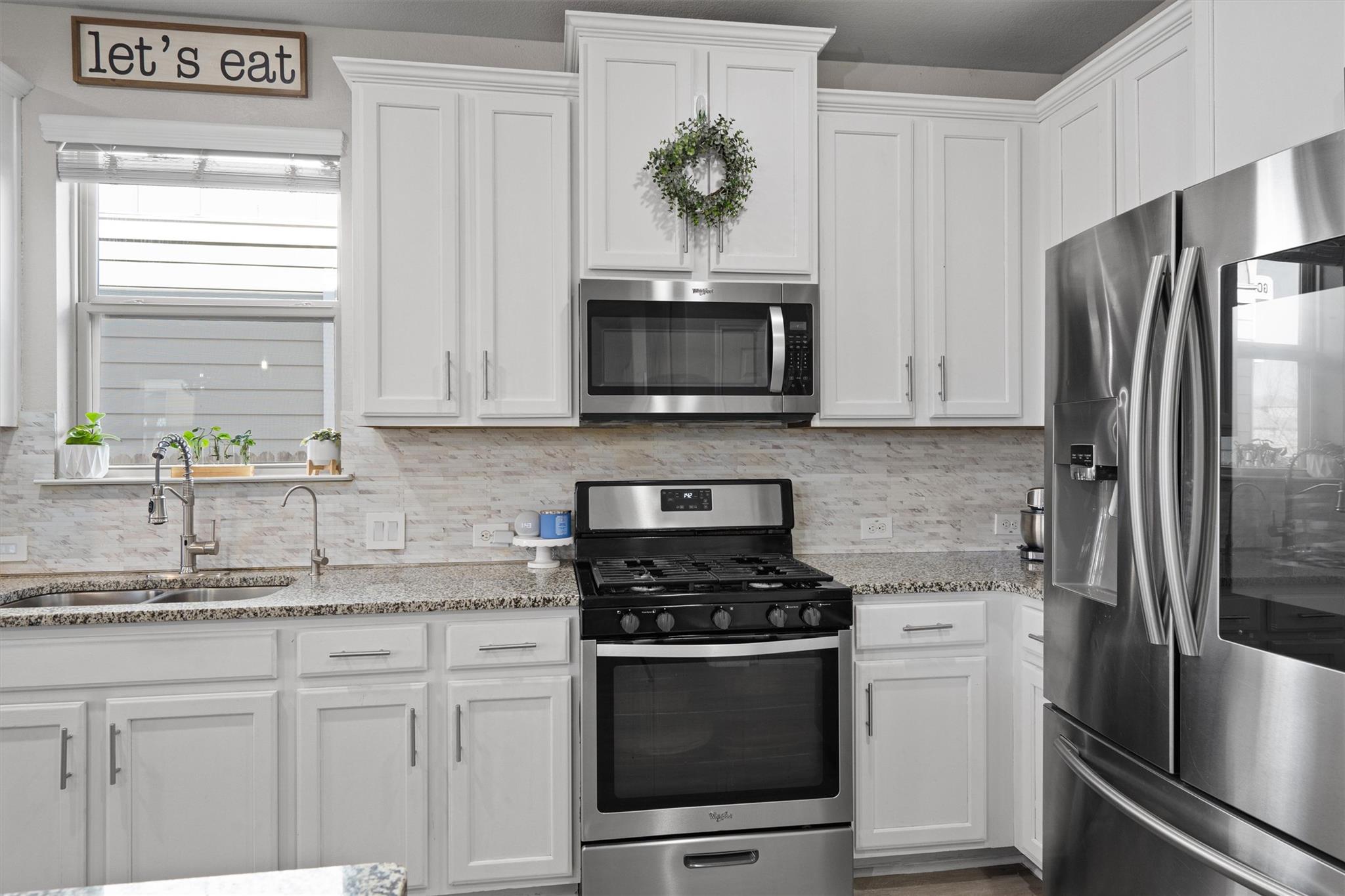 389 Eagle Brook Ln, Buda, TX 78610