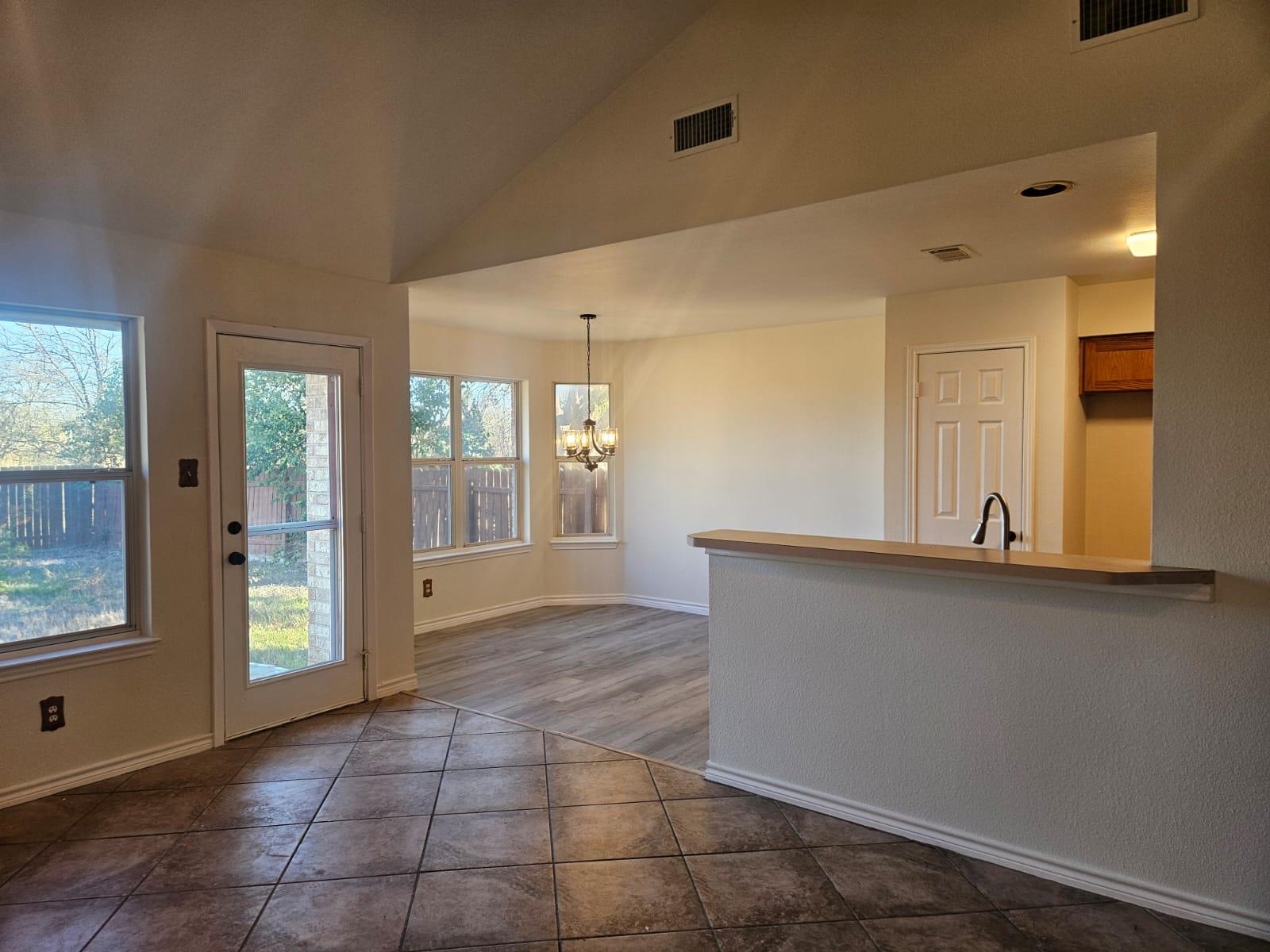 1507 Century Oaks Dr, Lockhart, TX 78644