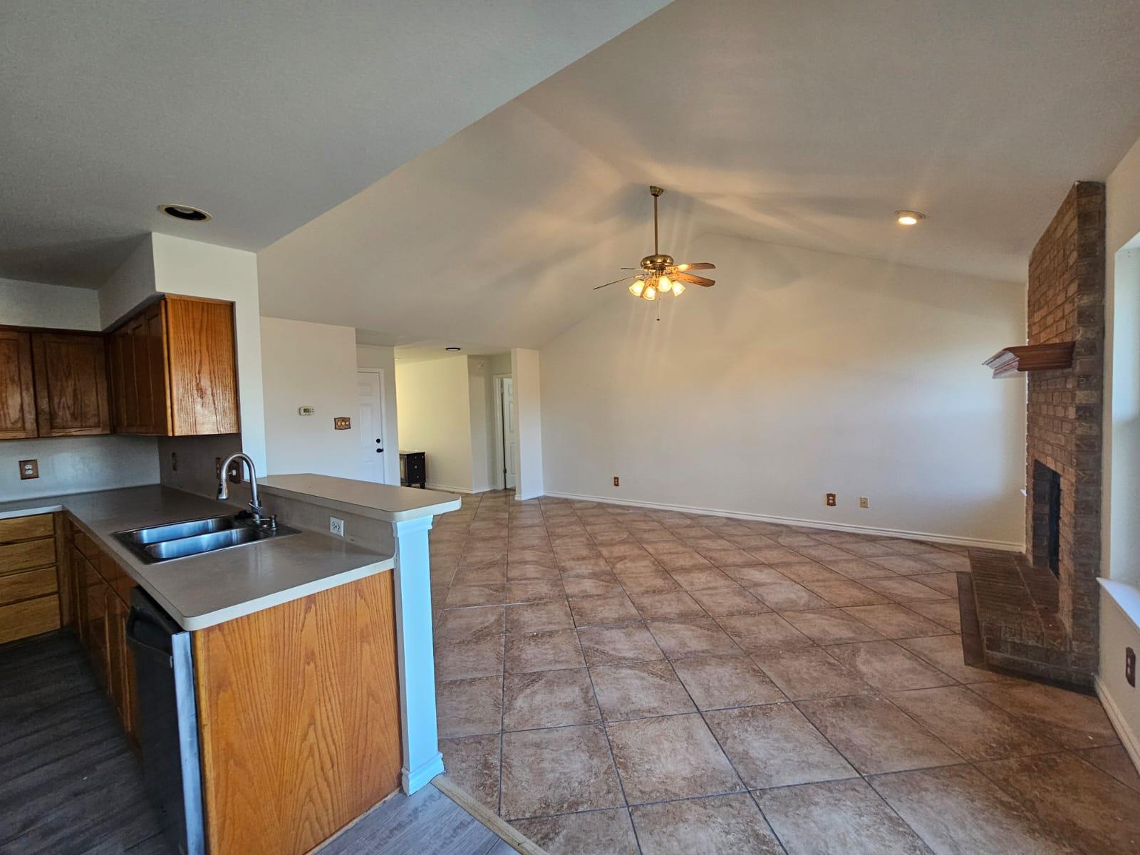 1507 Century Oaks Dr, Lockhart, TX 78644