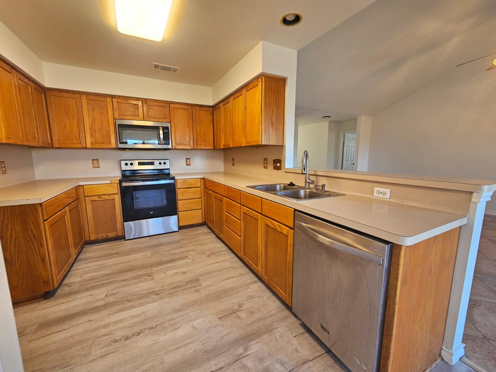 1507 Century Oaks Dr, Lockhart, TX 78644