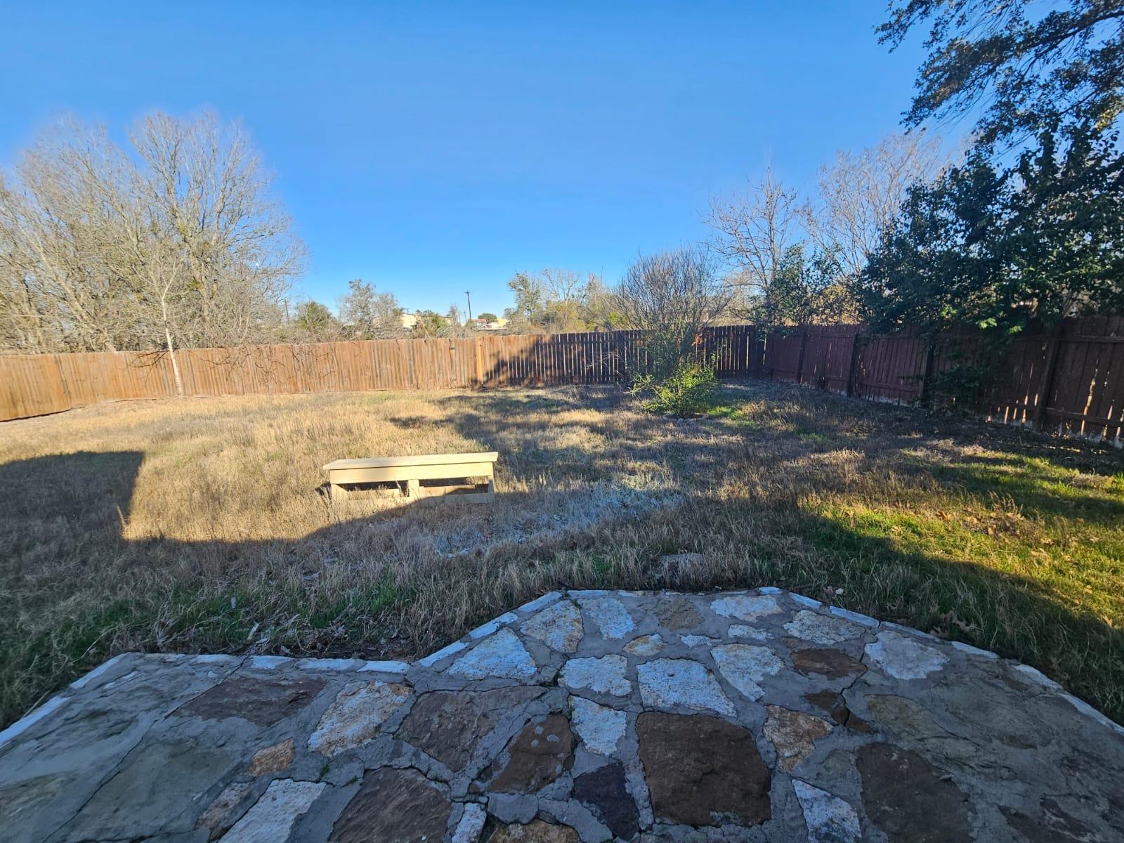 1507 Century Oaks Dr, Lockhart, TX 78644