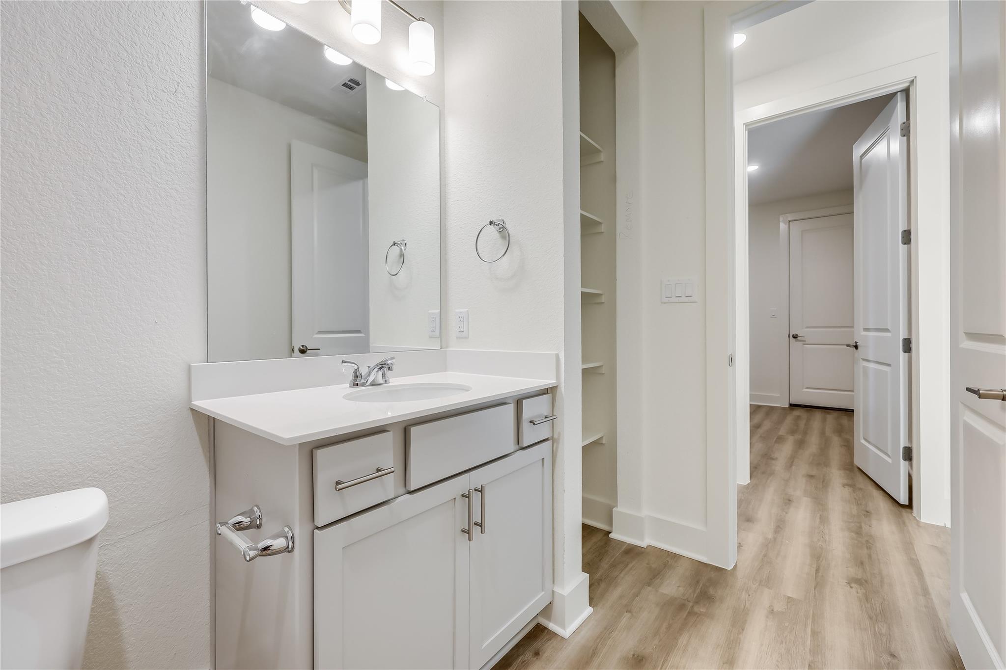 4500 Silverhill Dr, Lago Vista, TX 78645