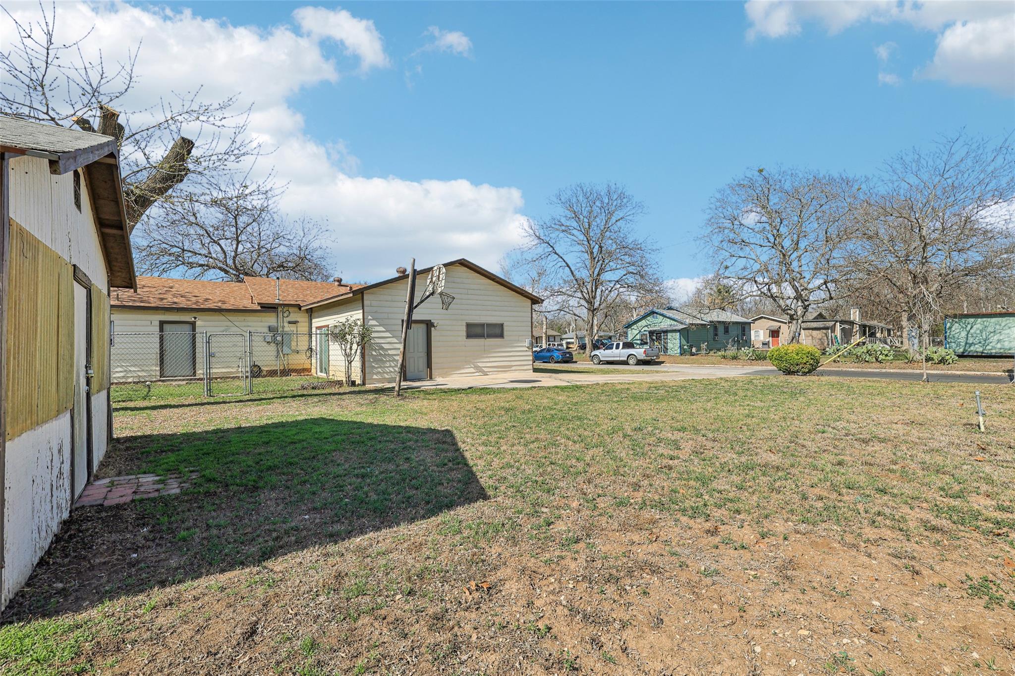 620 Barbara Dr, San Marcos, TX 78666