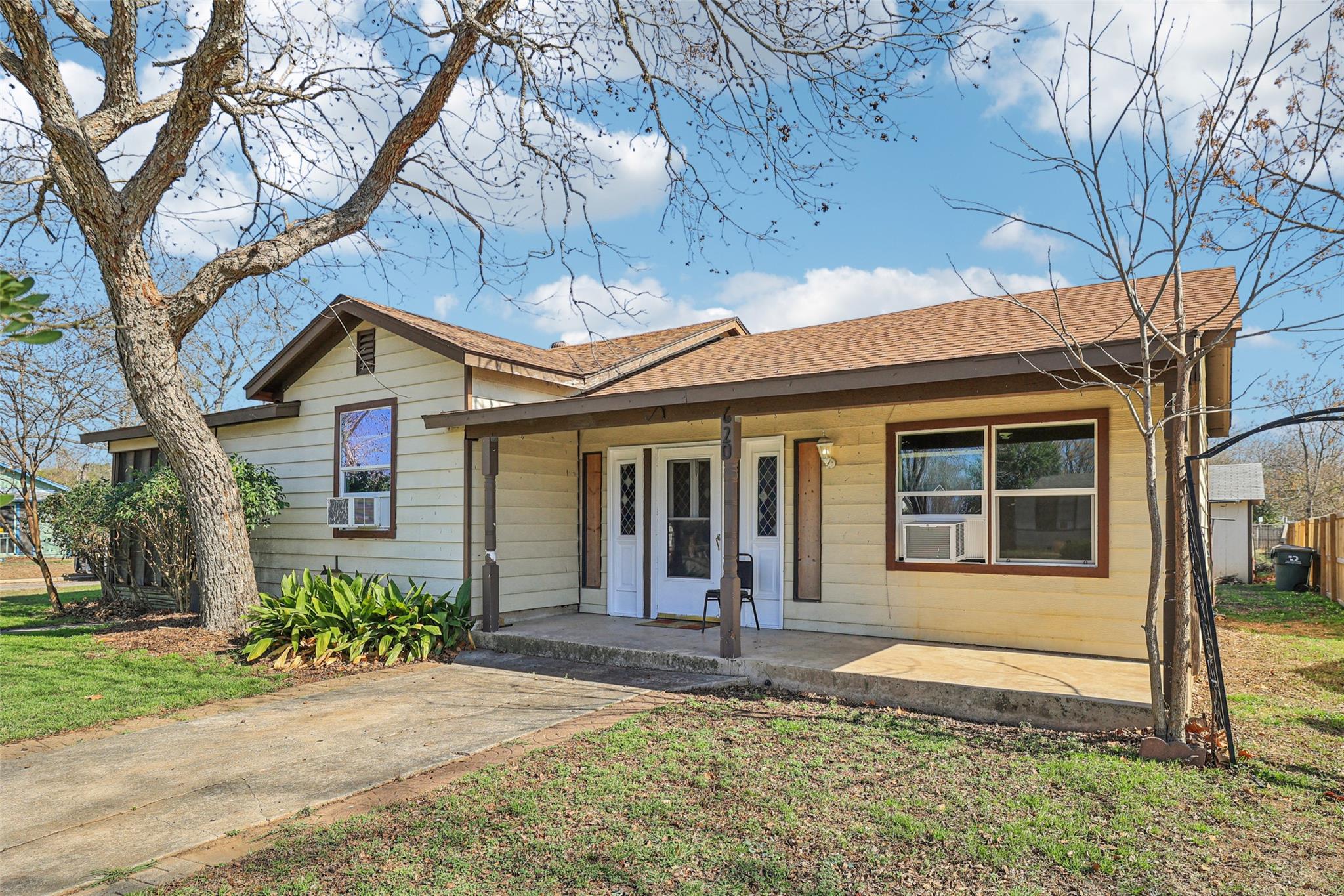 620 Barbara Dr, San Marcos, TX 78666