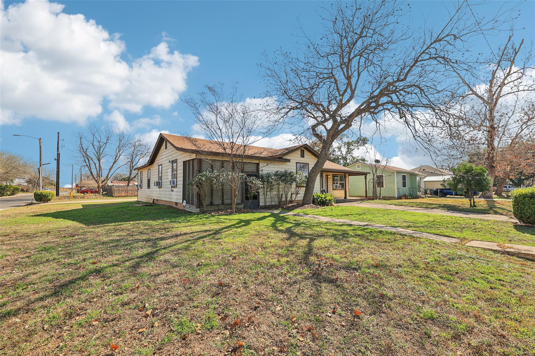 620 Barbara Dr, San Marcos, TX 78666