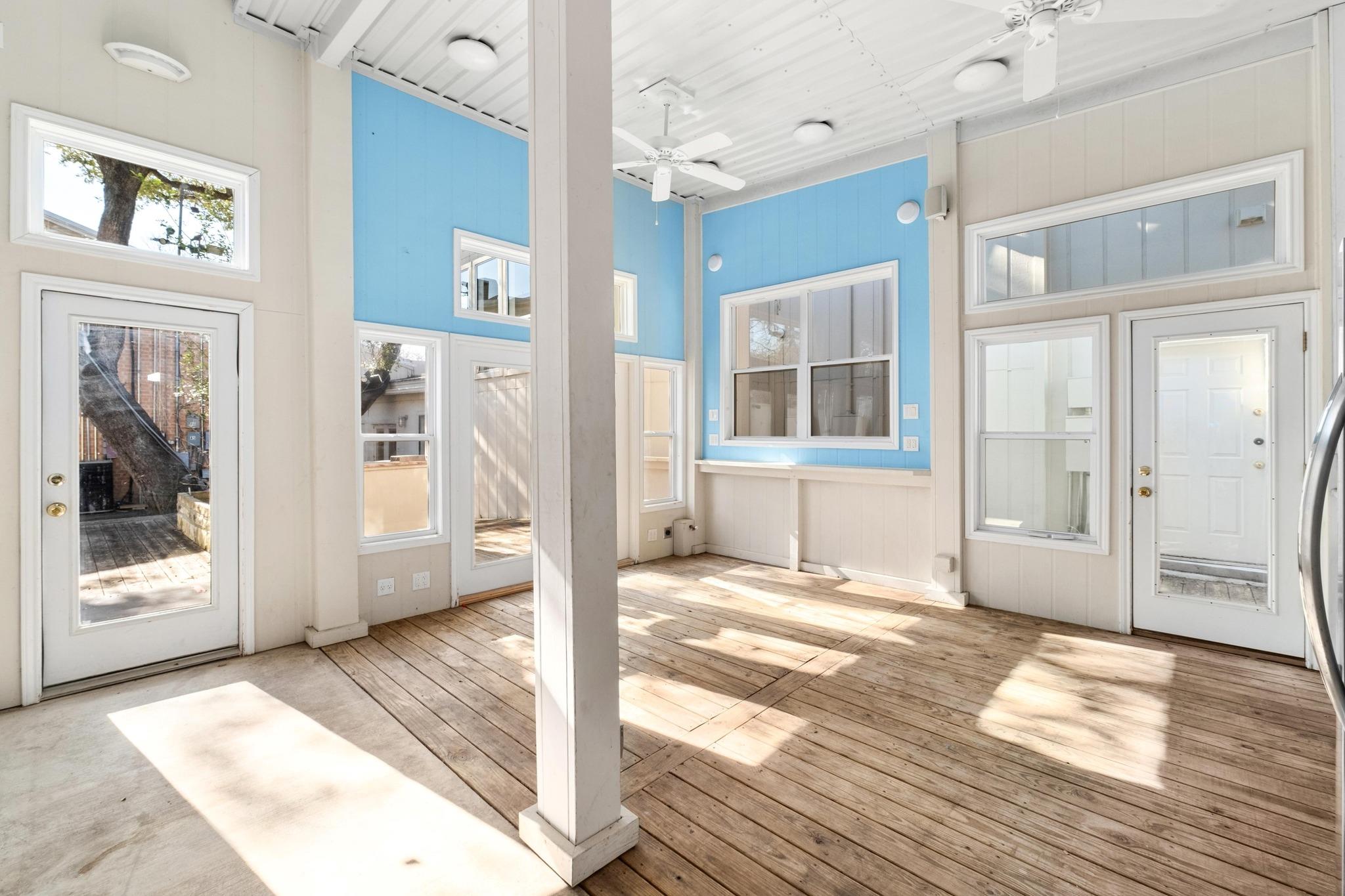 121 Scott St, San Marcos, TX 78666