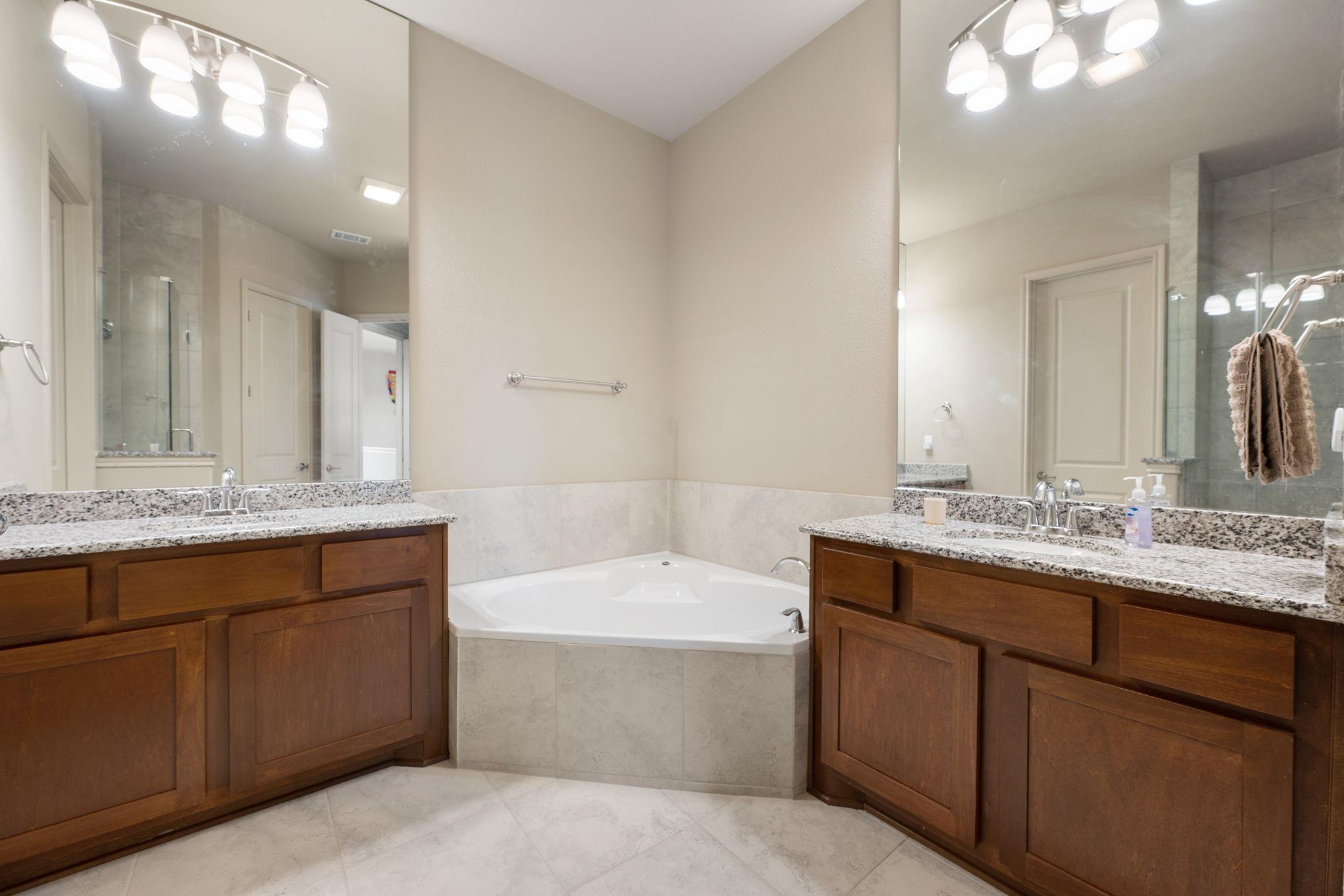 205 Clubhouse Dr # G, Georgetown, TX 78628