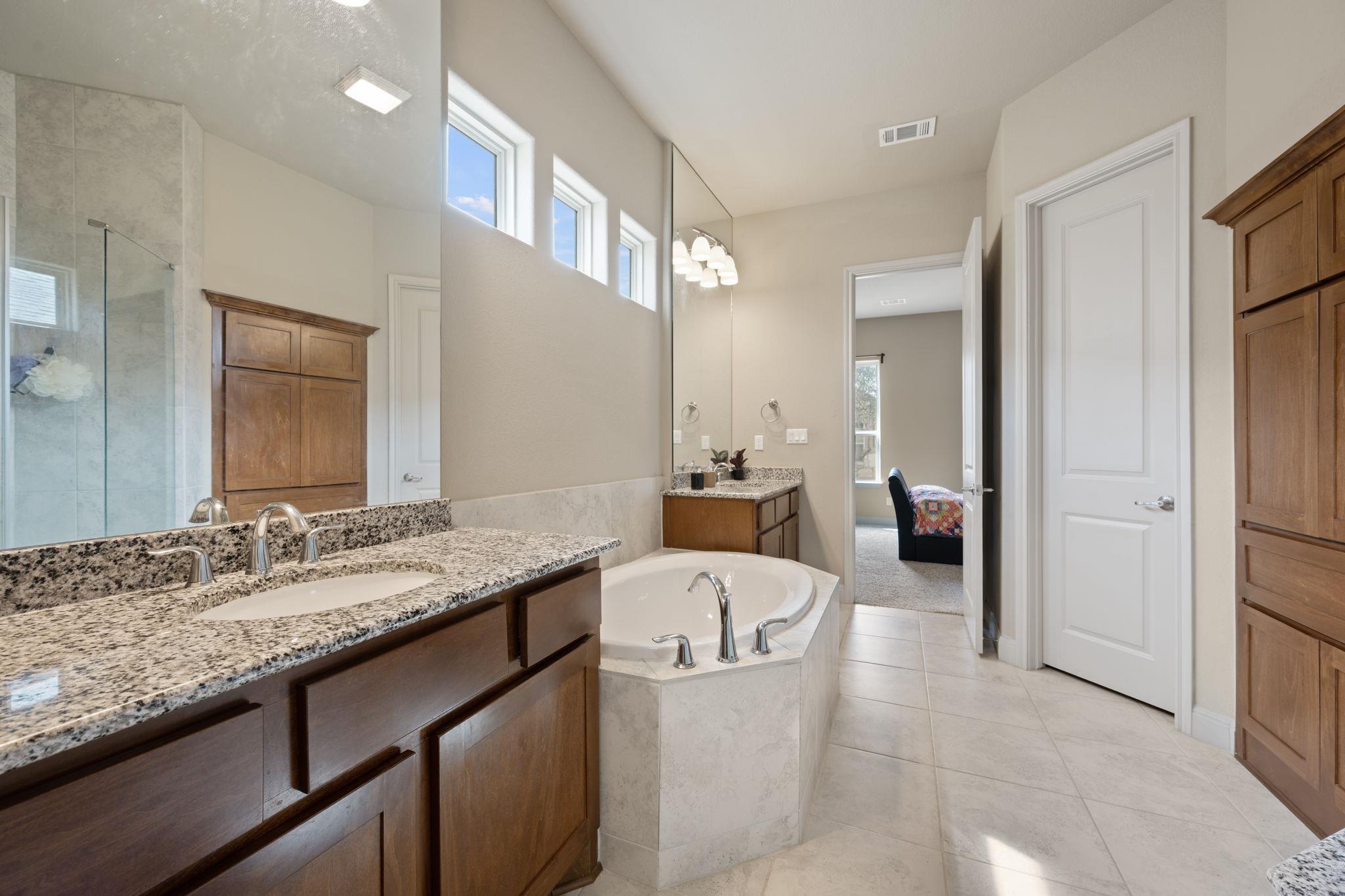 205 Clubhouse Dr # G, Georgetown, TX 78628