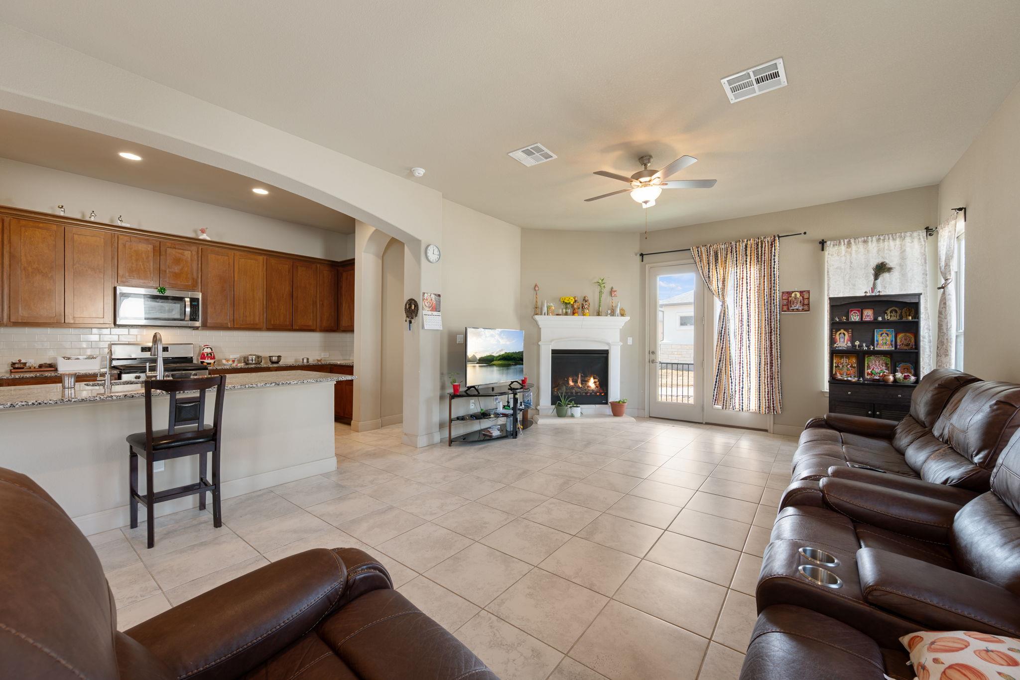 205 Clubhouse Dr # G, Georgetown, TX 78628