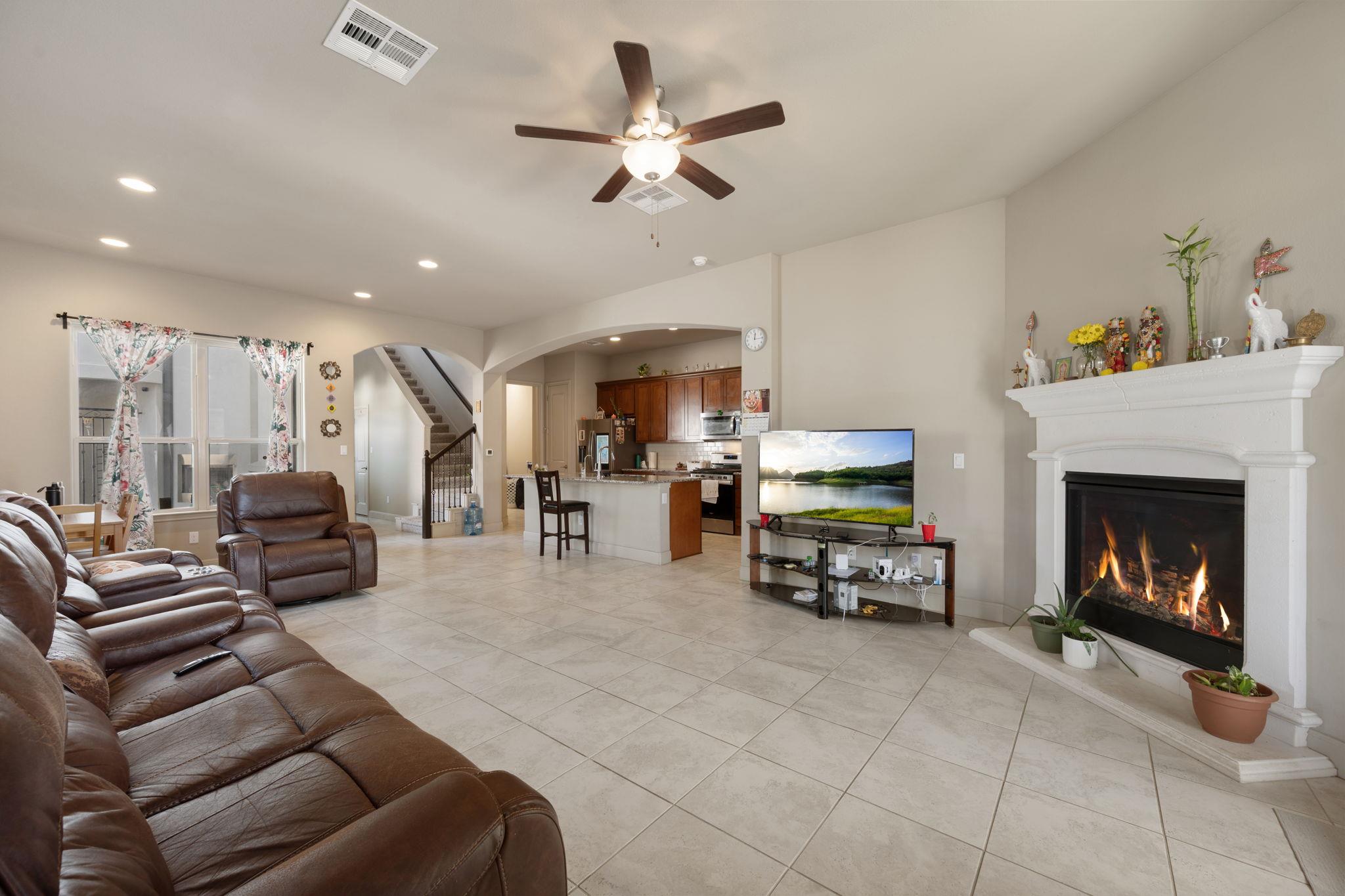 205 Clubhouse Dr # G, Georgetown, TX 78628