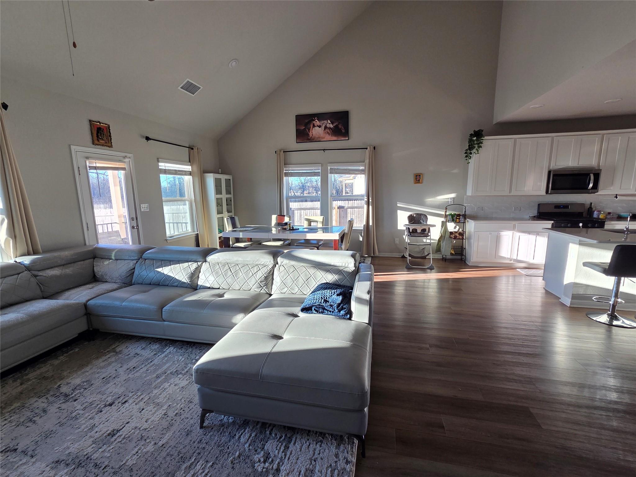 300 Windy Reed Rd, Hutto, TX 78634