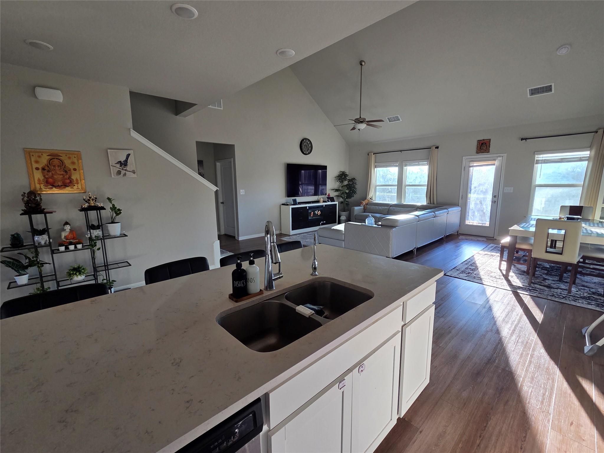 300 Windy Reed Rd, Hutto, TX 78634