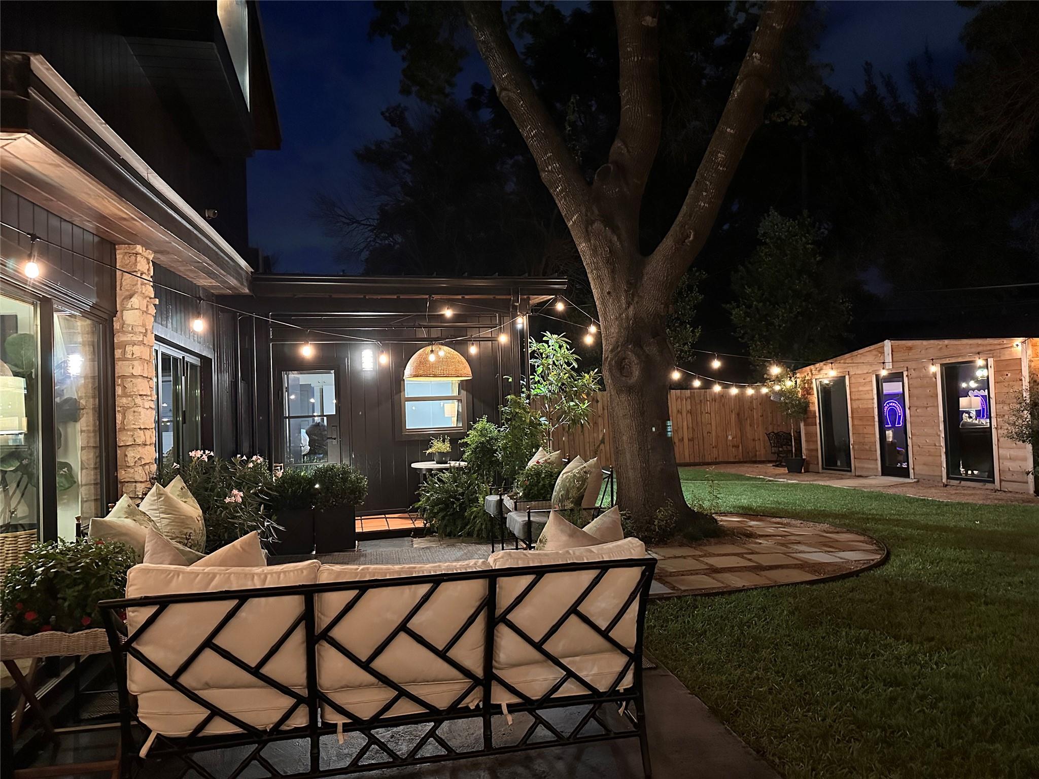 2401 Jarratt Ave, Austin, TX 78703