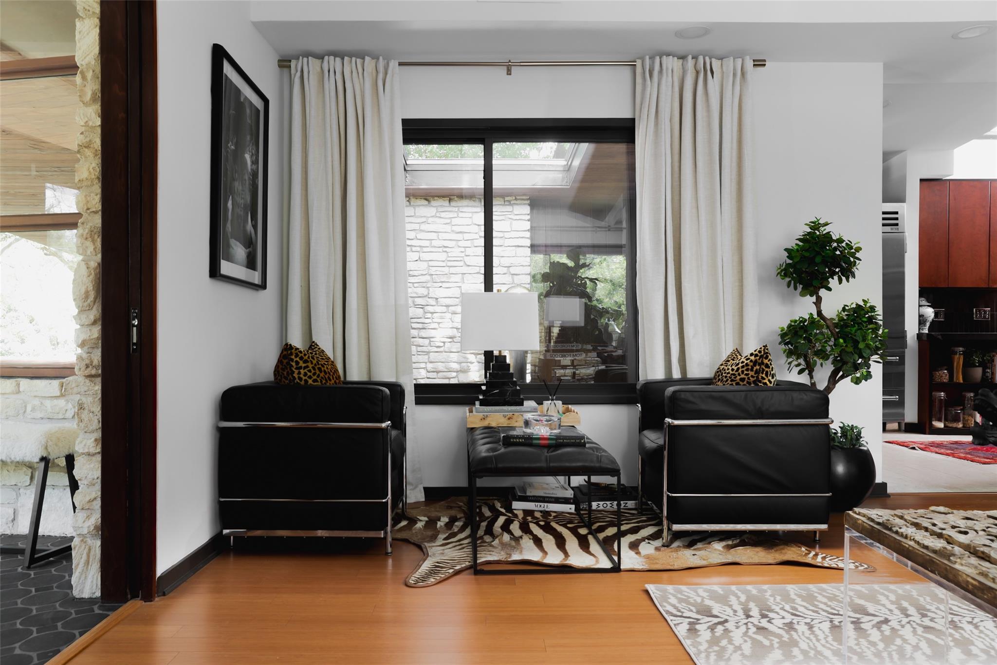 2401 Jarratt Ave, Austin, TX 78703