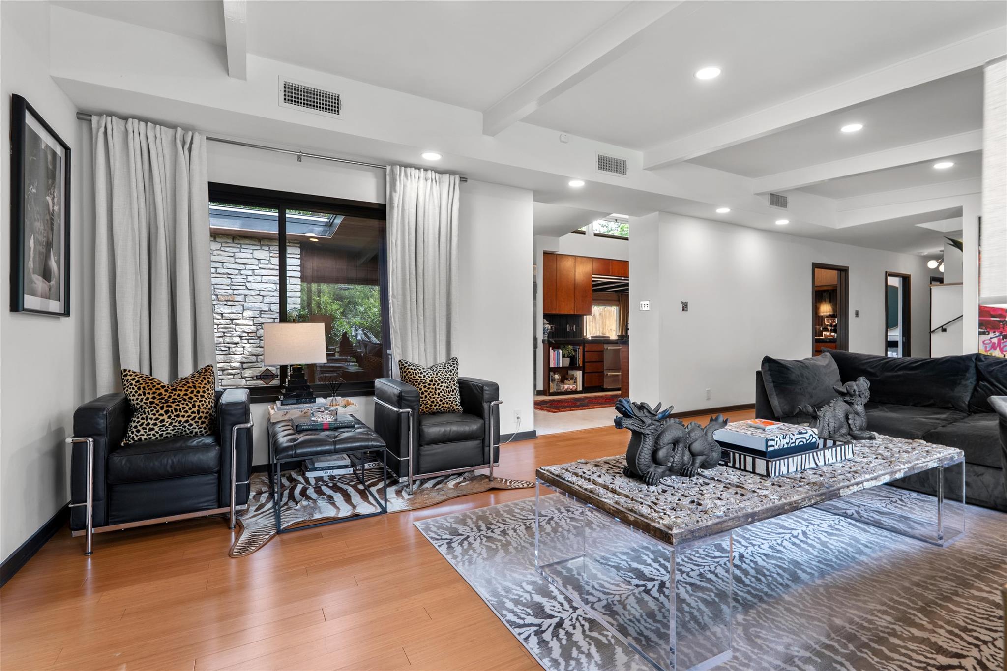 2401 Jarratt Ave, Austin, TX 78703