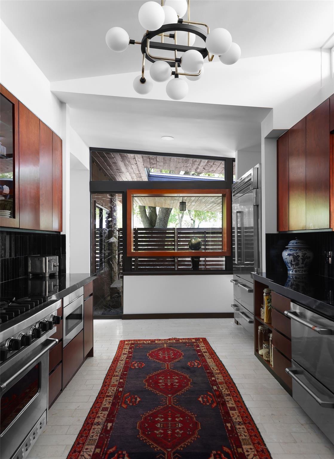 2401 Jarratt Ave, Austin, TX 78703