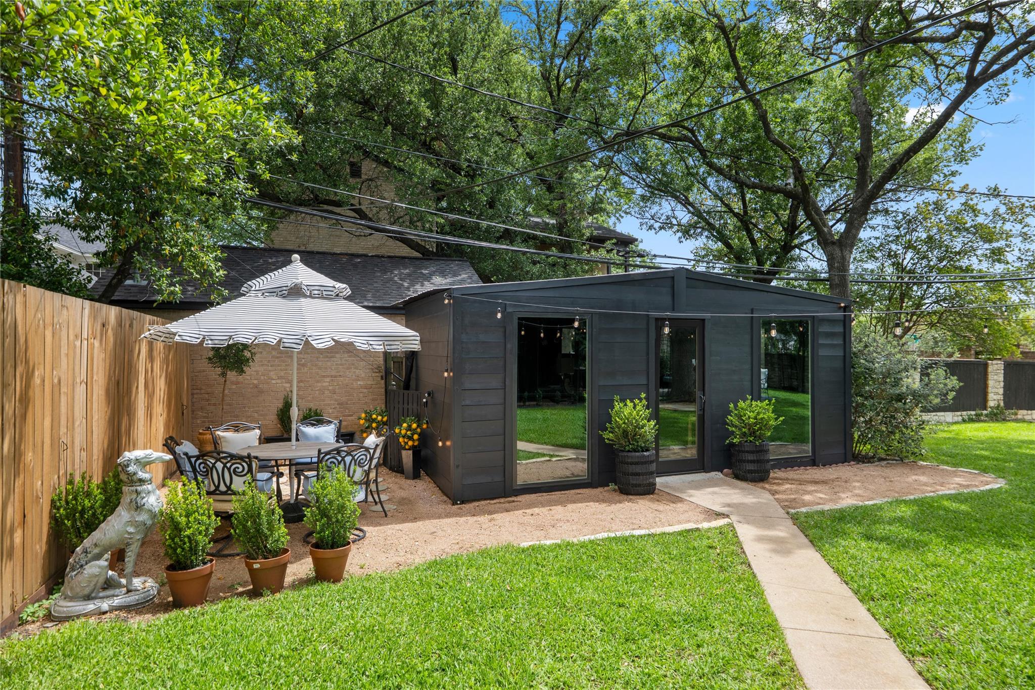 2401 Jarratt Ave, Austin, TX 78703