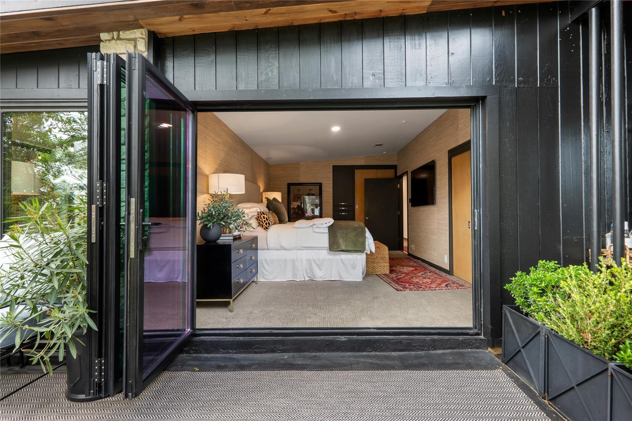 2401 Jarratt Ave, Austin, TX 78703