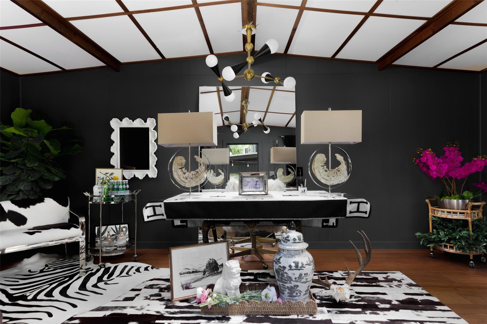 2401 Jarratt Ave, Austin, TX 78703