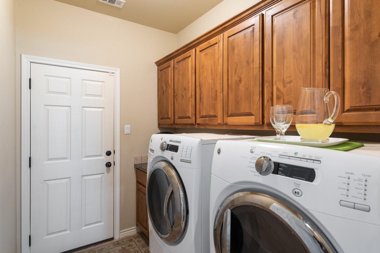 502 Carriage Oaks Dr, Liberty Hill, TX 78642