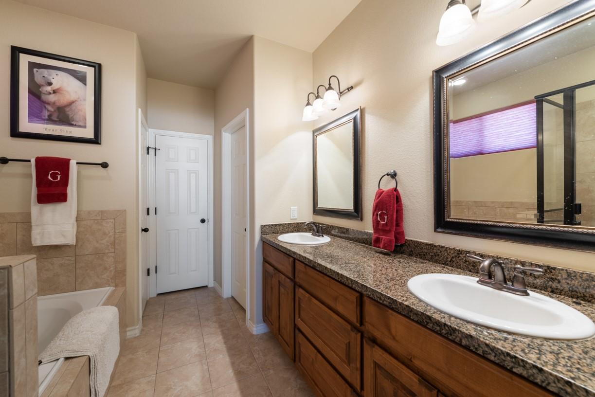 502 Carriage Oaks Dr, Liberty Hill, TX 78642