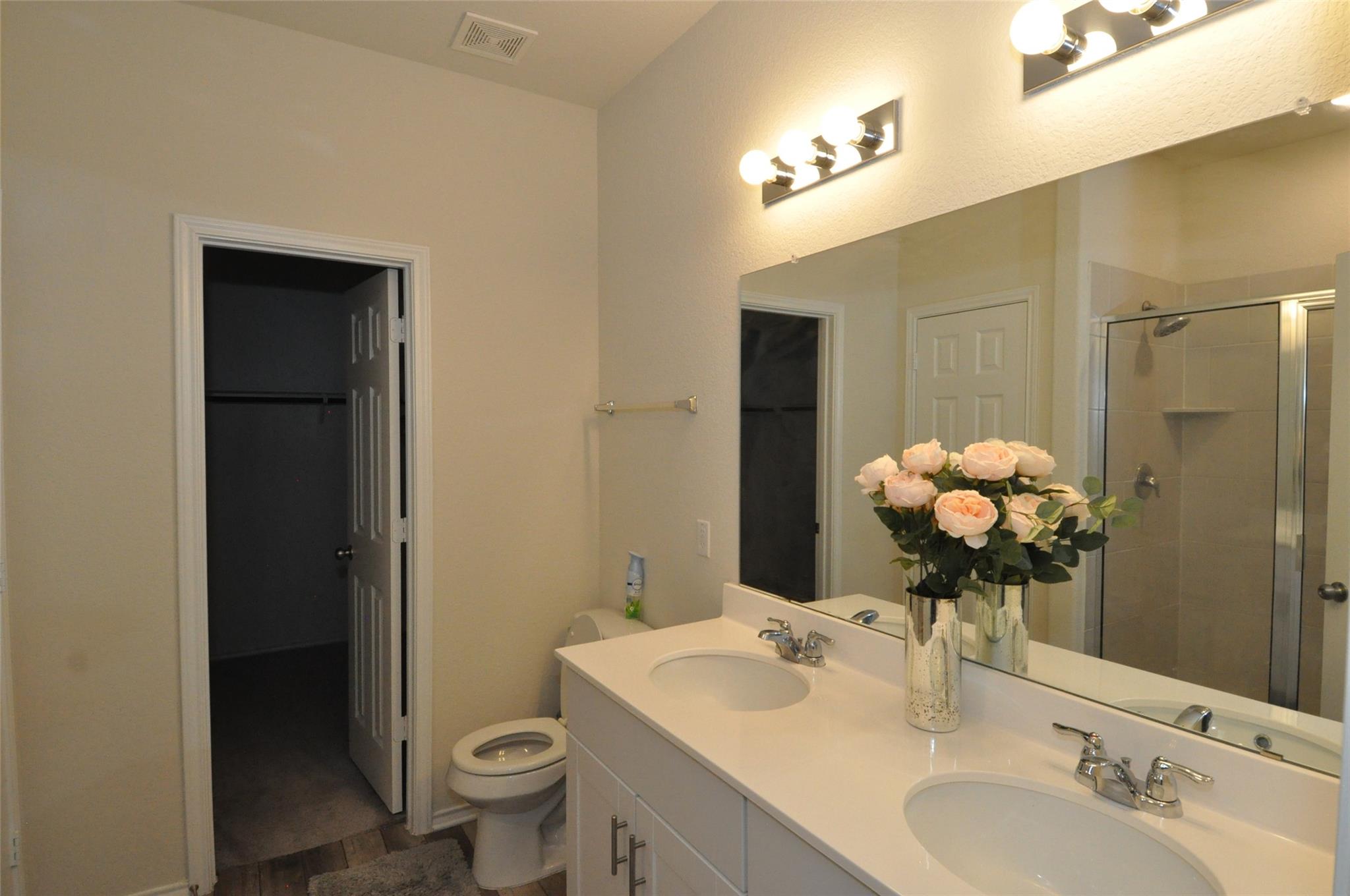 1717 T H Johnson Dr, Taylor, TX 76574