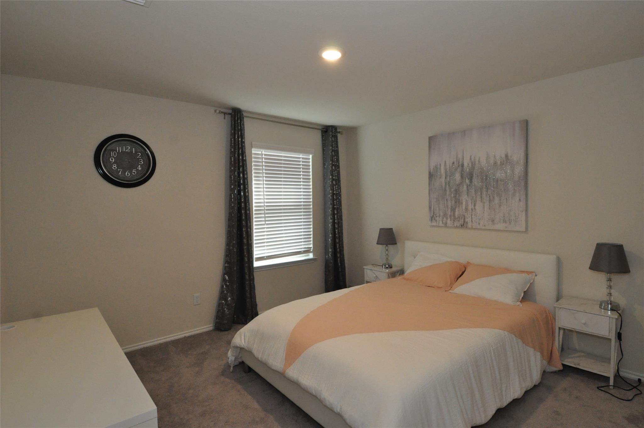 1717 T H Johnson Dr, Taylor, TX 76574