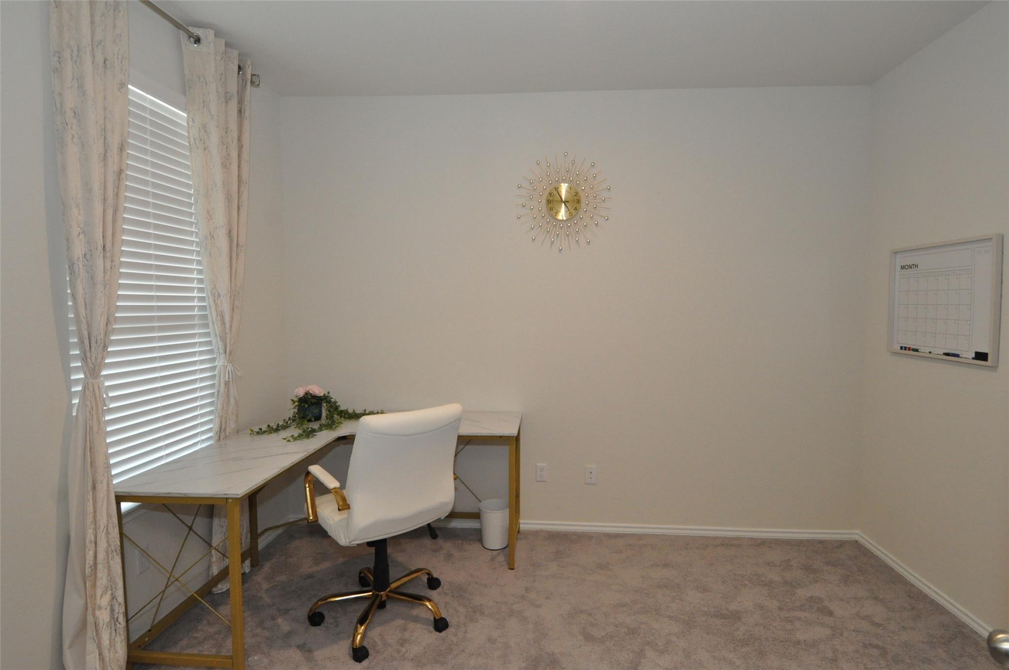 1717 T H Johnson Dr, Taylor, TX 76574