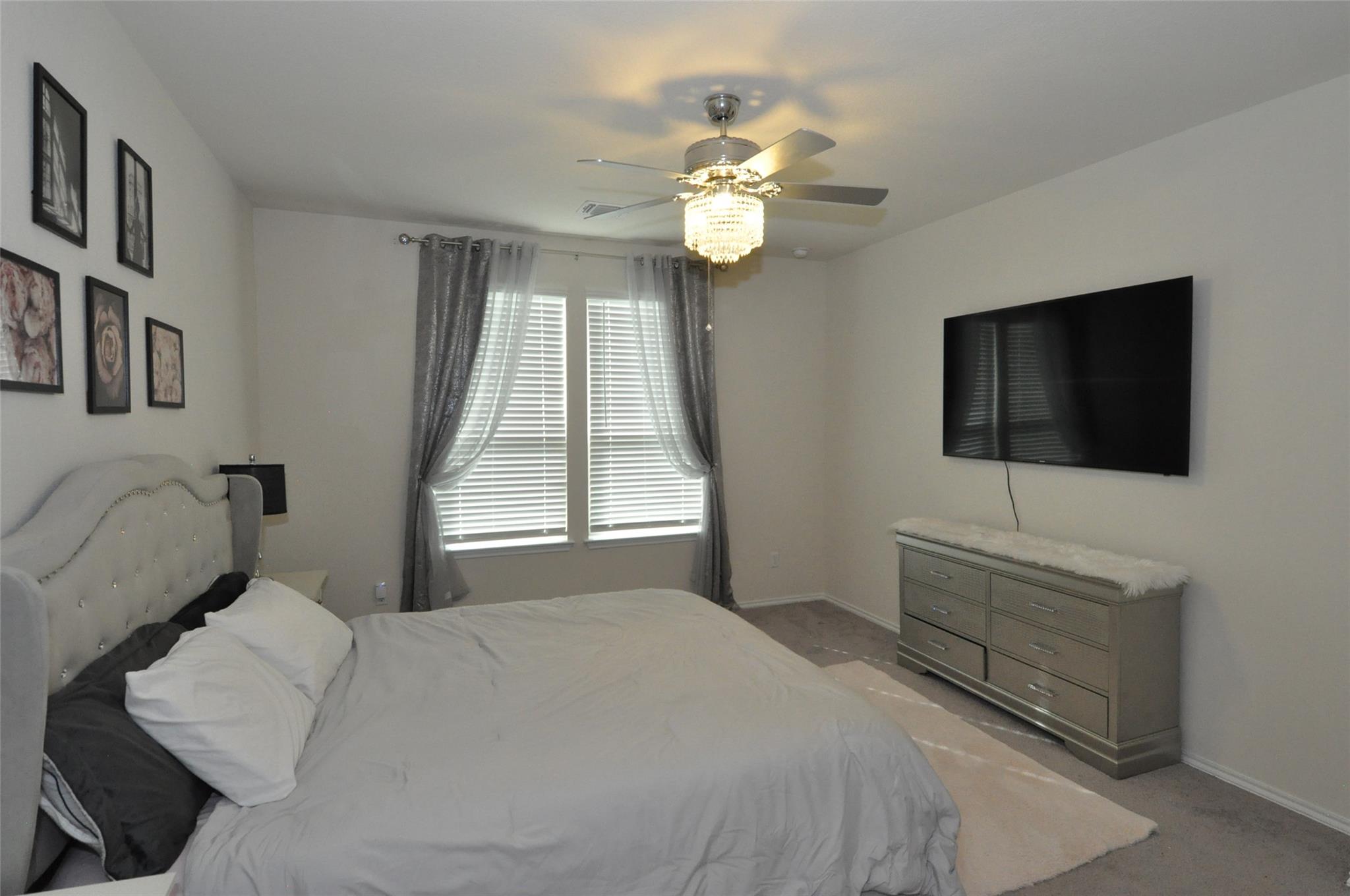 1717 T H Johnson Dr, Taylor, TX 76574