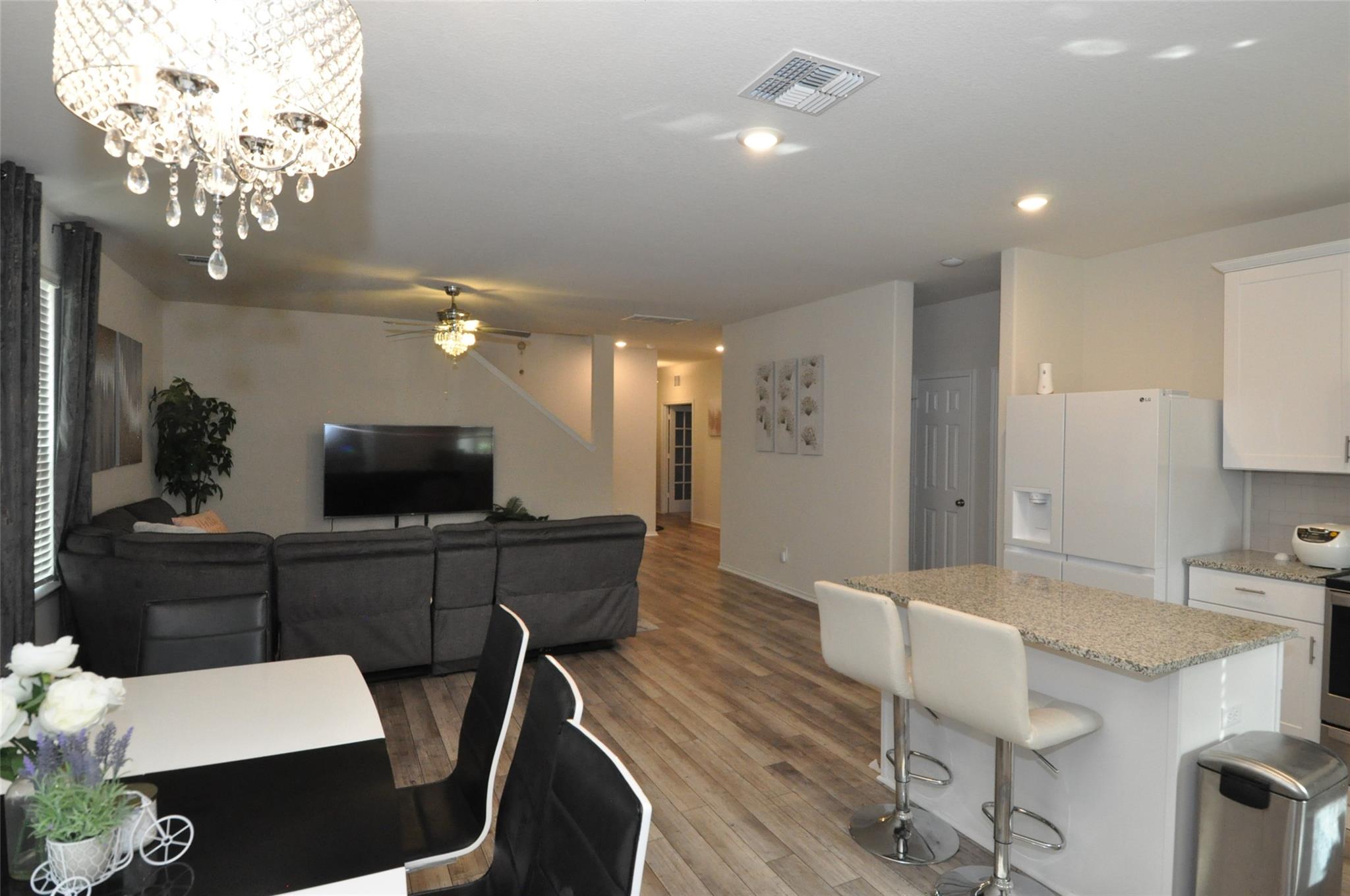 1717 T H Johnson Dr, Taylor, TX 76574