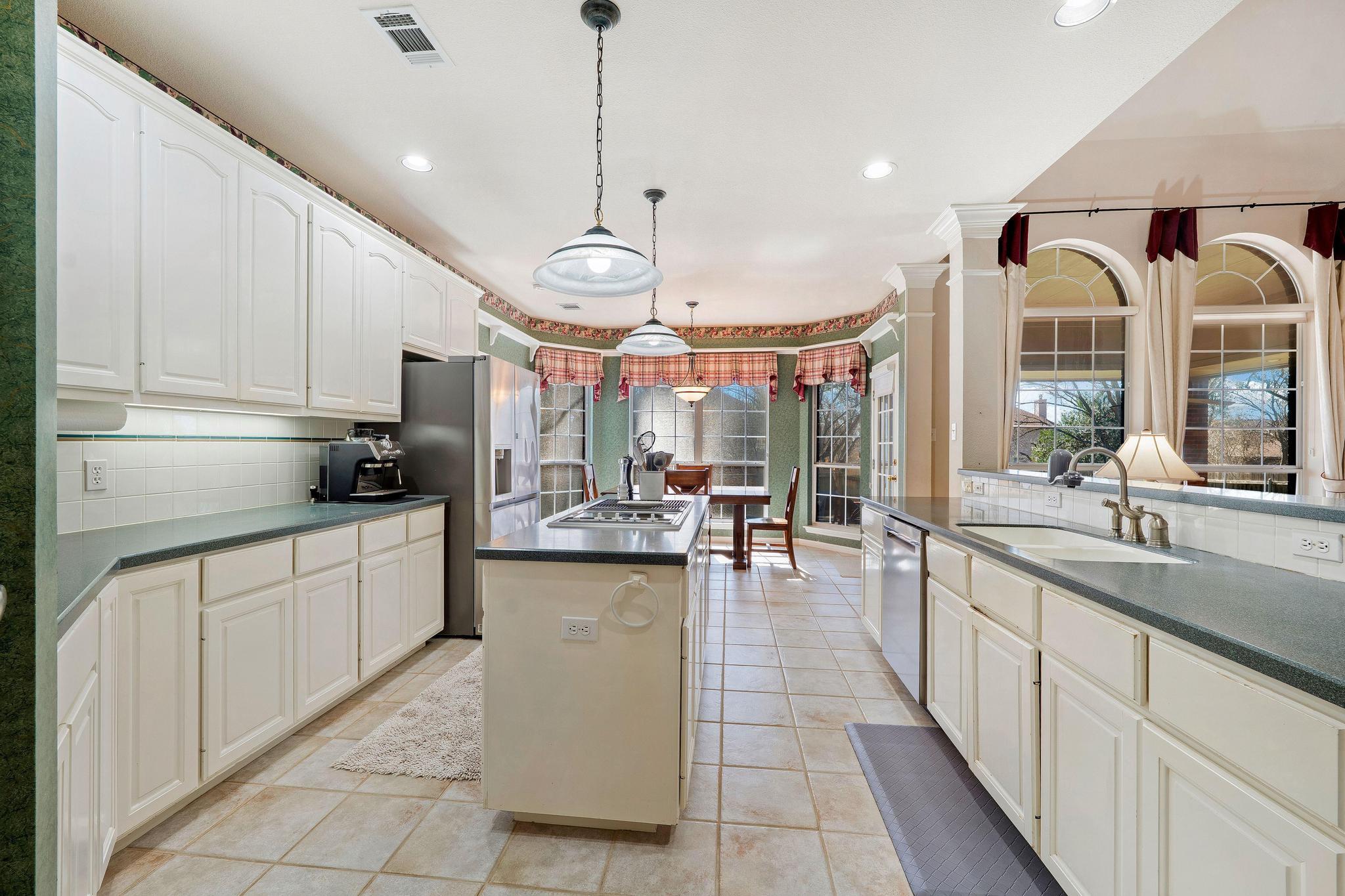 8205 Crabtree Dr, Austin, TX 78750