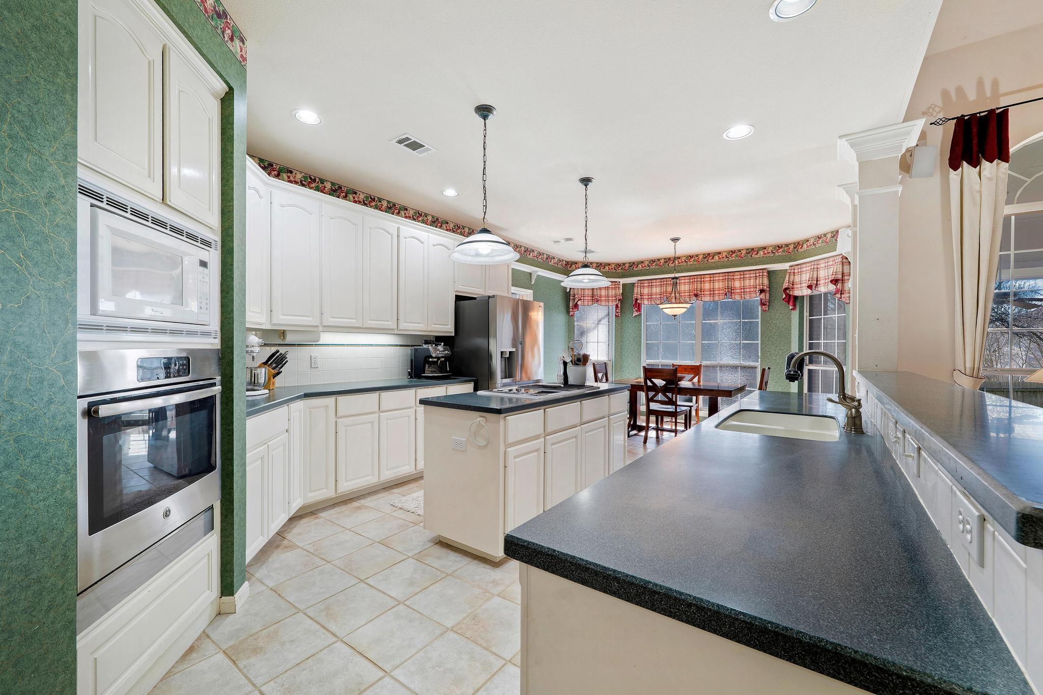 8205 Crabtree Dr, Austin, TX 78750