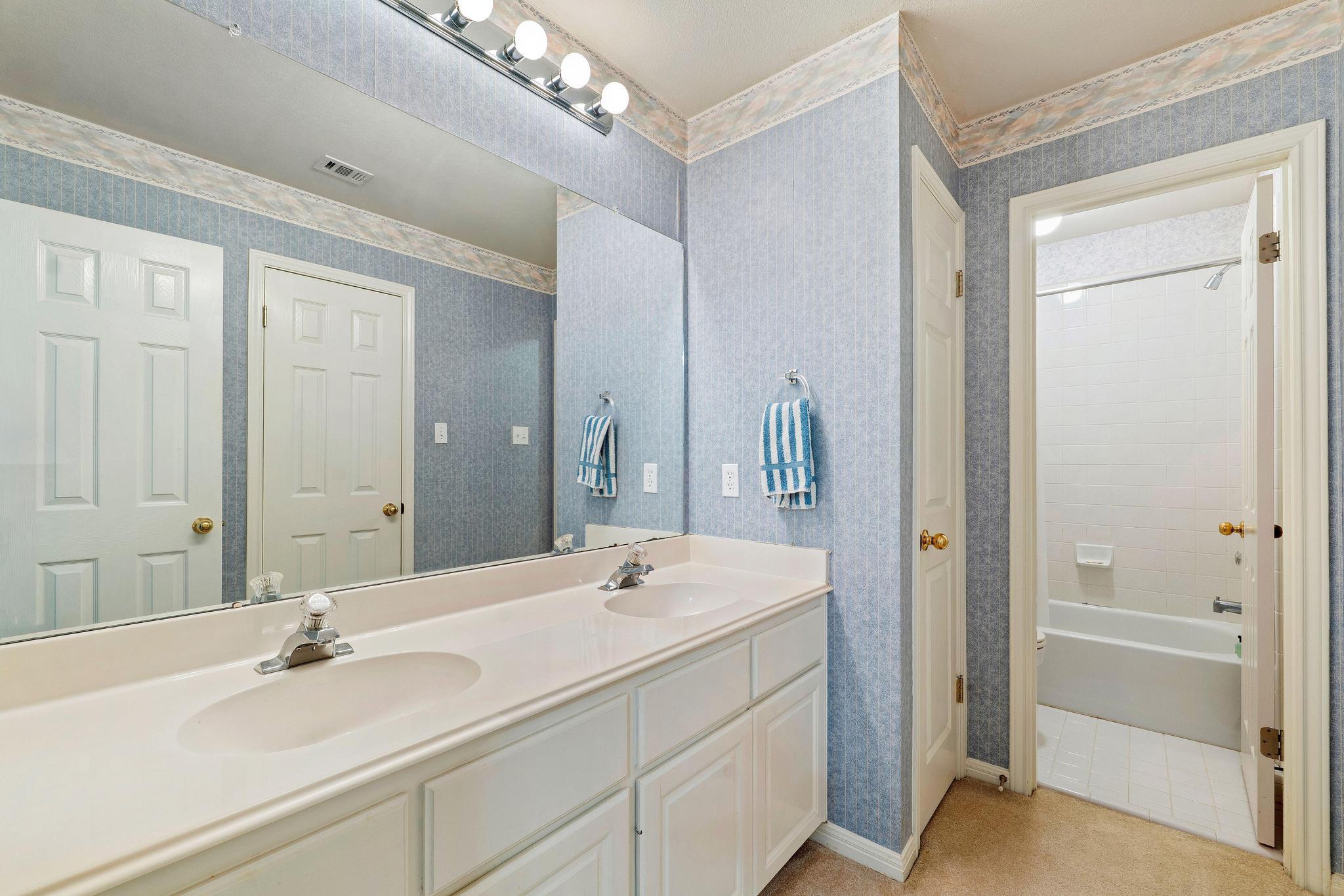 8205 Crabtree Dr, Austin, TX 78750