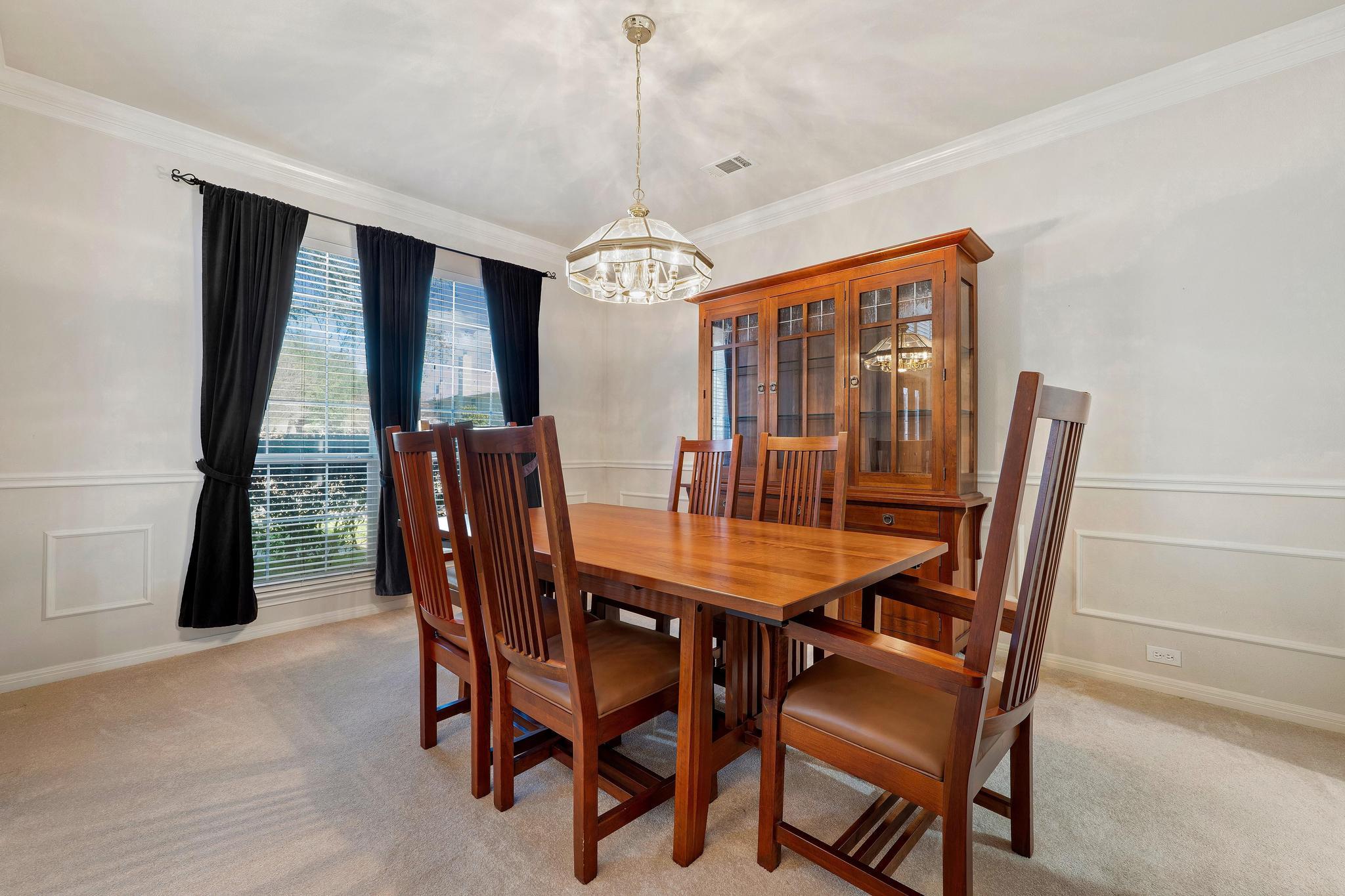 8205 Crabtree Dr, Austin, TX 78750