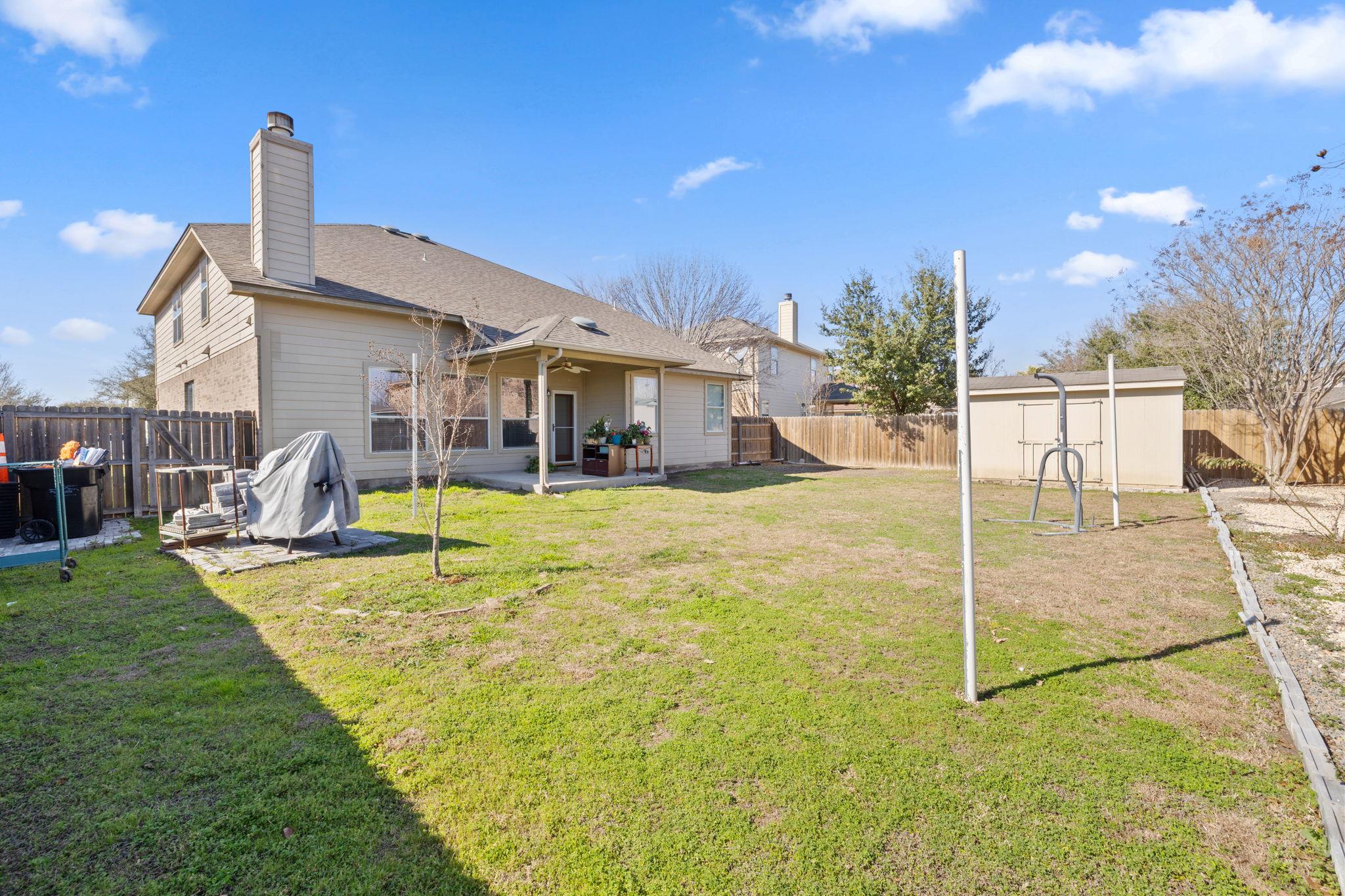 320 Lone Star Blvd, Hutto, TX 78634