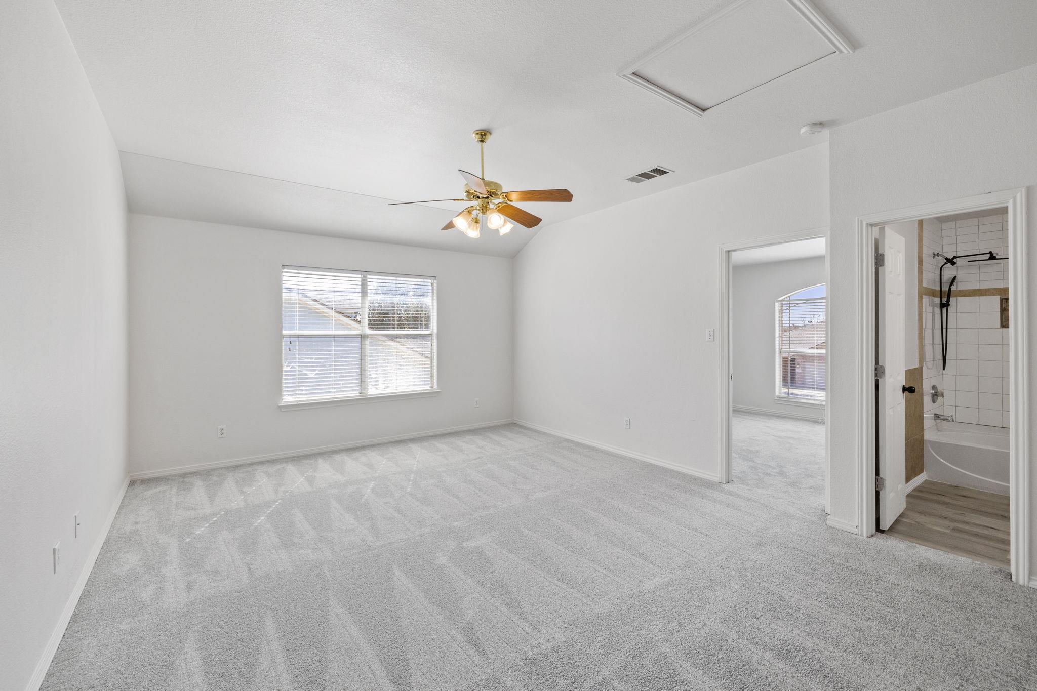 320 Lone Star Blvd, Hutto, TX 78634